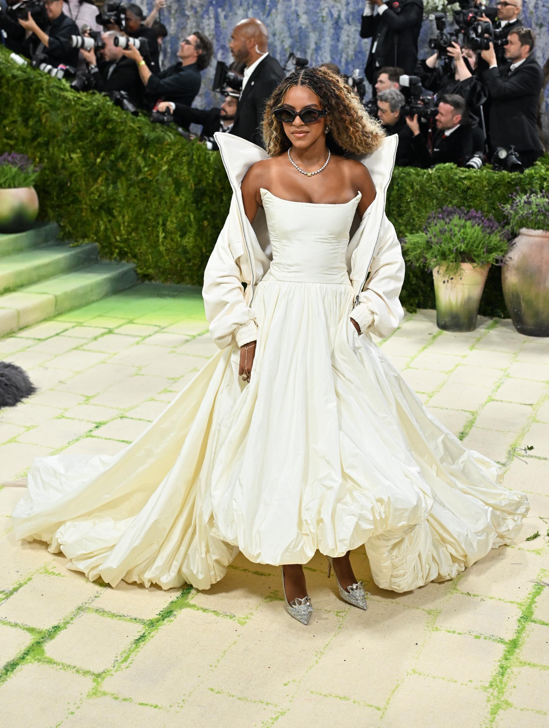 Blue Ivy Carter au Met Gala dans un ensemble gracieux et moderne | Source : Getty Images