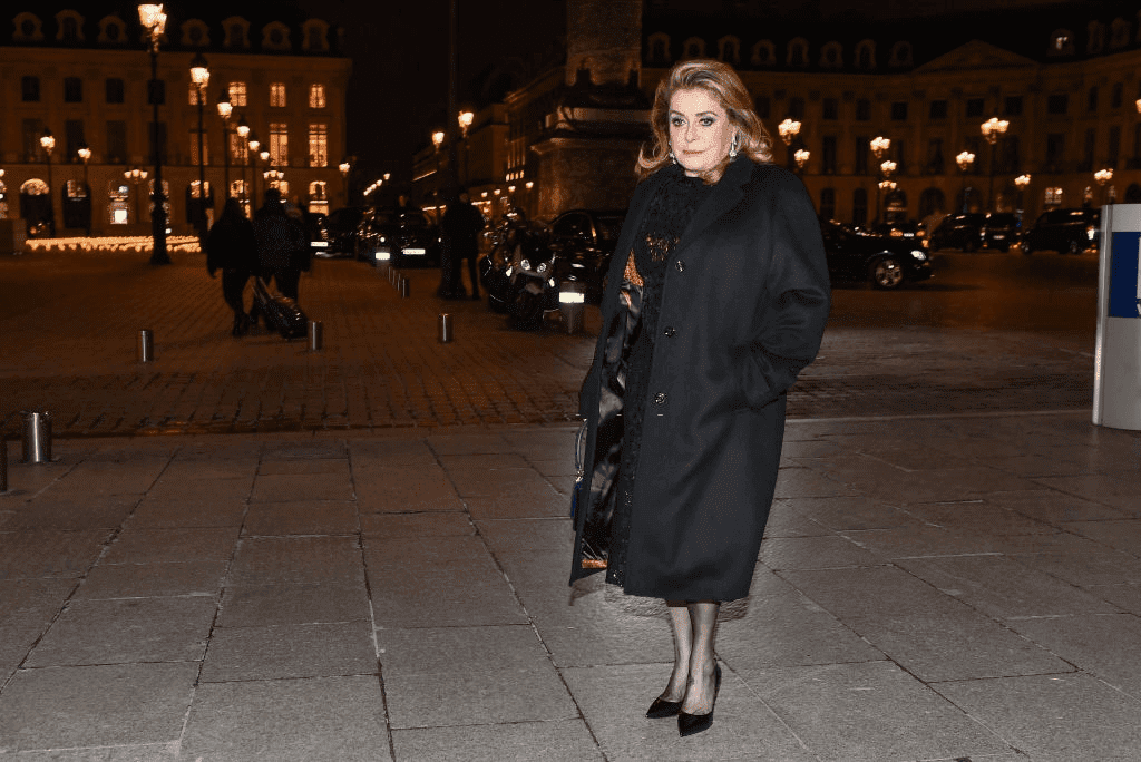 Catherine Deneuve est vu arriver au dîner de Boucheron le 20 janvier 2019 à Paris, France. | Photo : Getty Images
