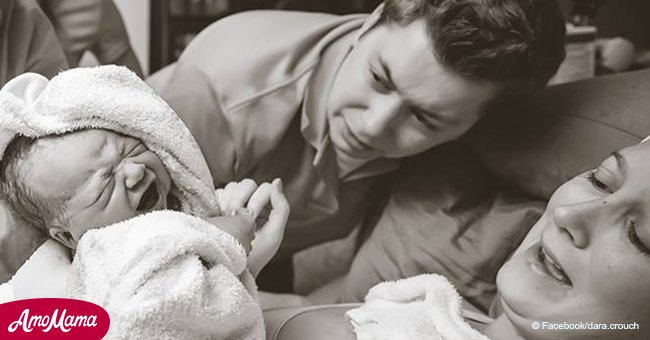 Cette mère donne naissance à un bébé en bonne santé. Mais après avoir regardé de plus près, tout a changé