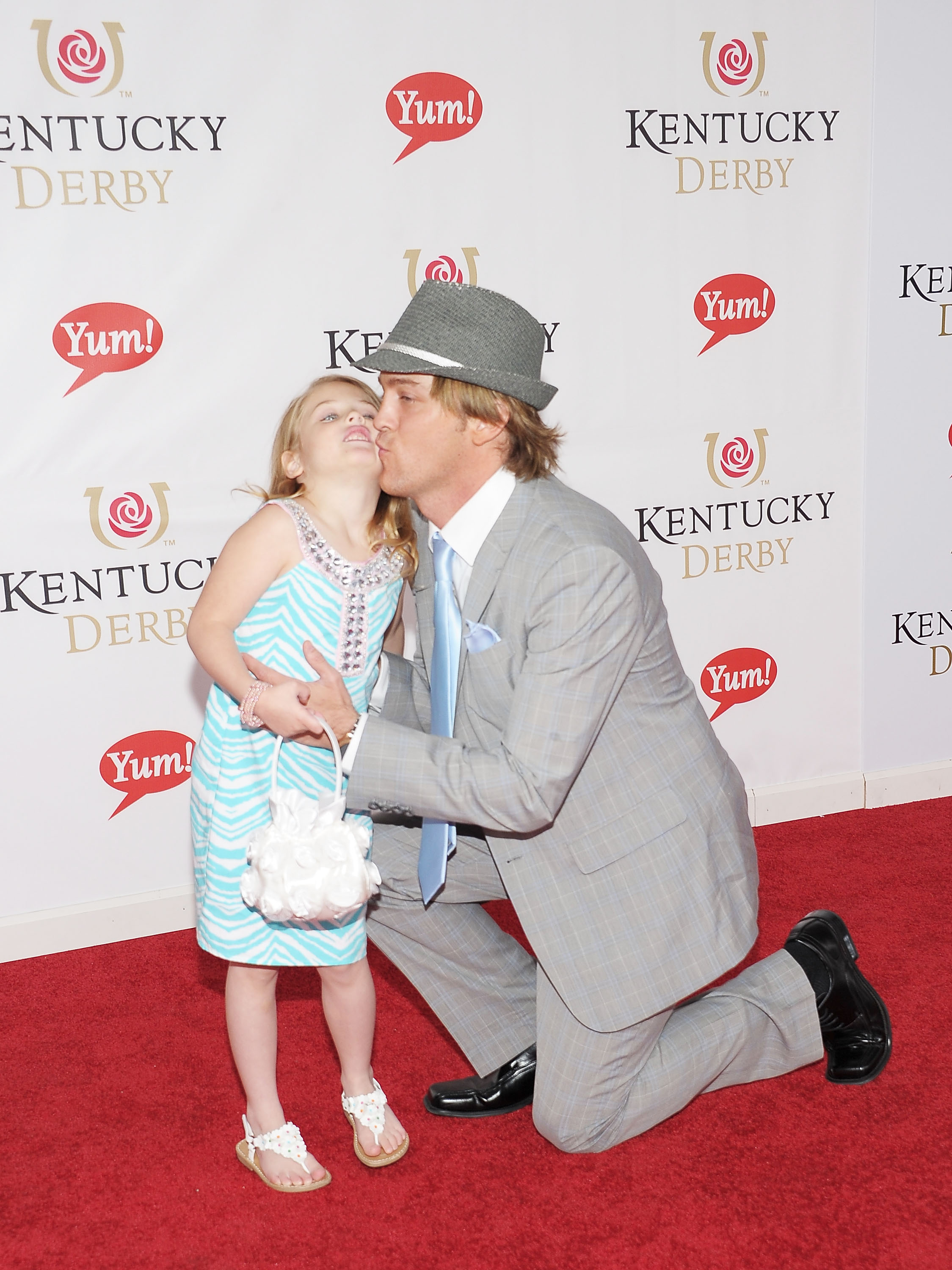 Le photographe Larry Birkhead et sa fille Dannielynn Birkhead assistent au 137e Kentucky Derby à Churchill Downs le 7 mai 2011 à Louisville, Kentucky | Source : Getty Images