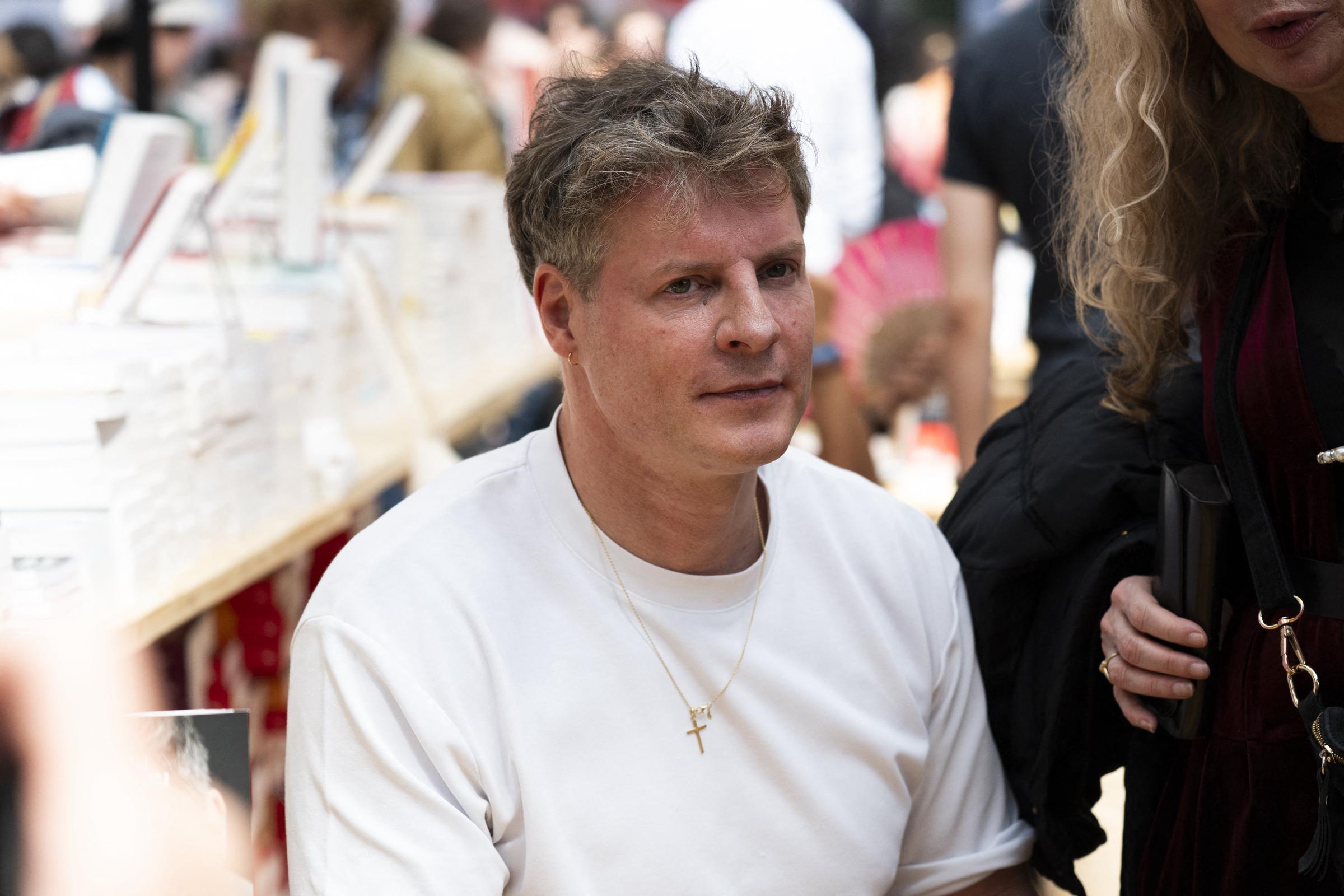 Matthieu Delormeau lors du Salon du livre, à Paris, le 19 avril 2026 I Source : Getty Images