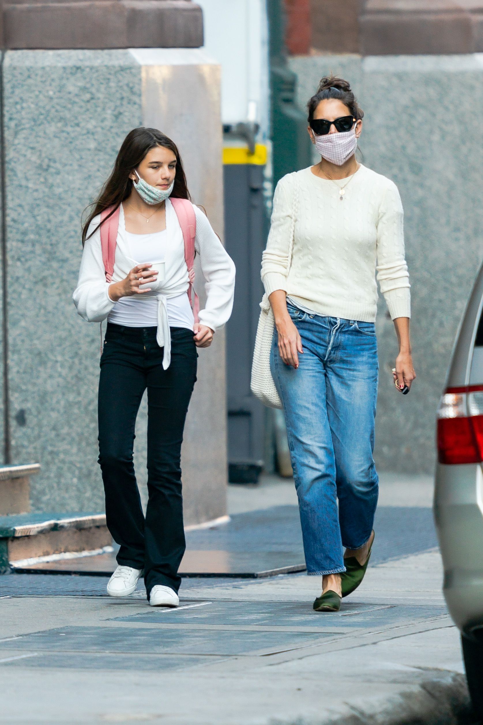 Suri Cruise et Katie Holmes vues le 8 septembre 2020 à New York | Source : Getty Images