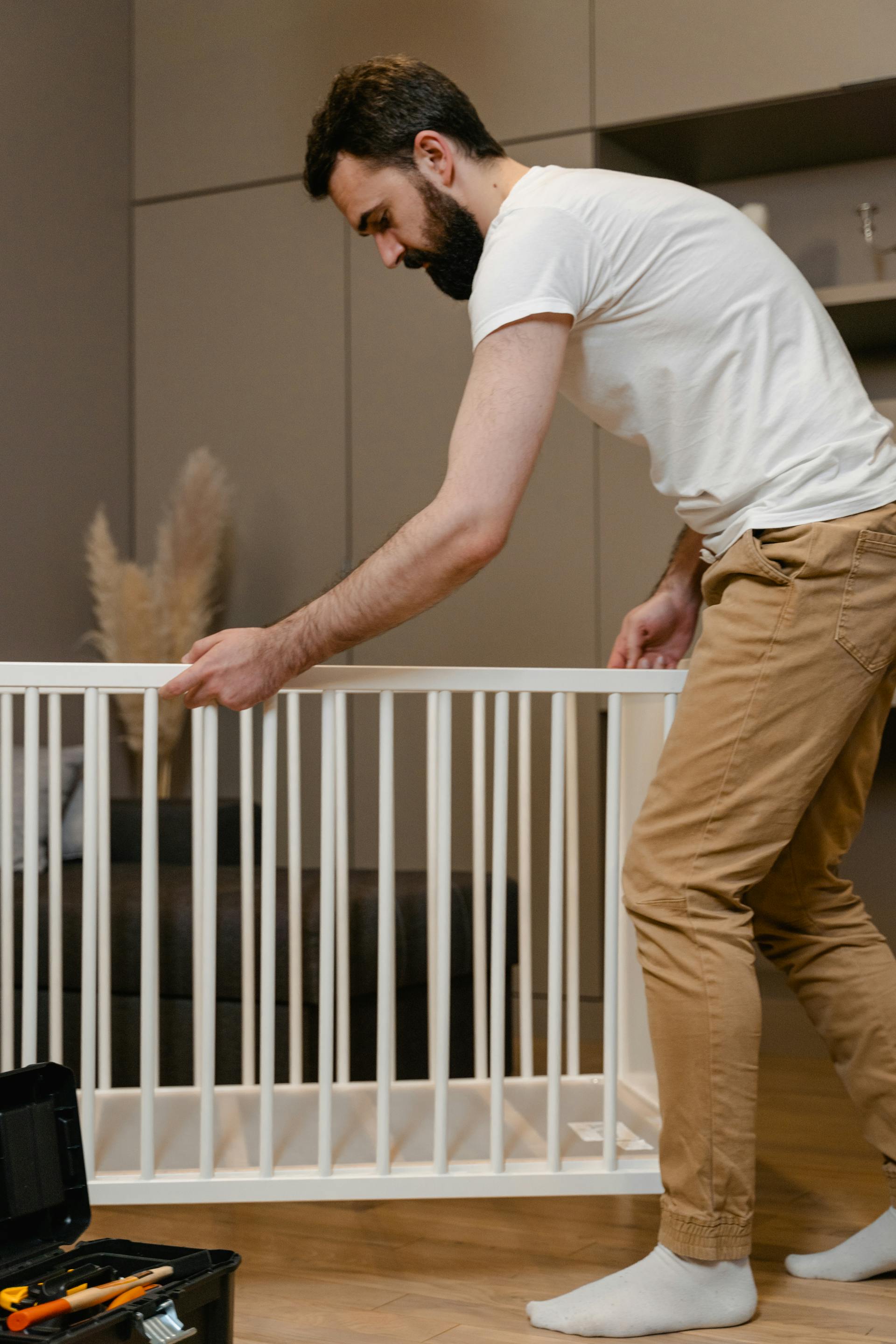 Un homme dans une crèche | Source : Pexels