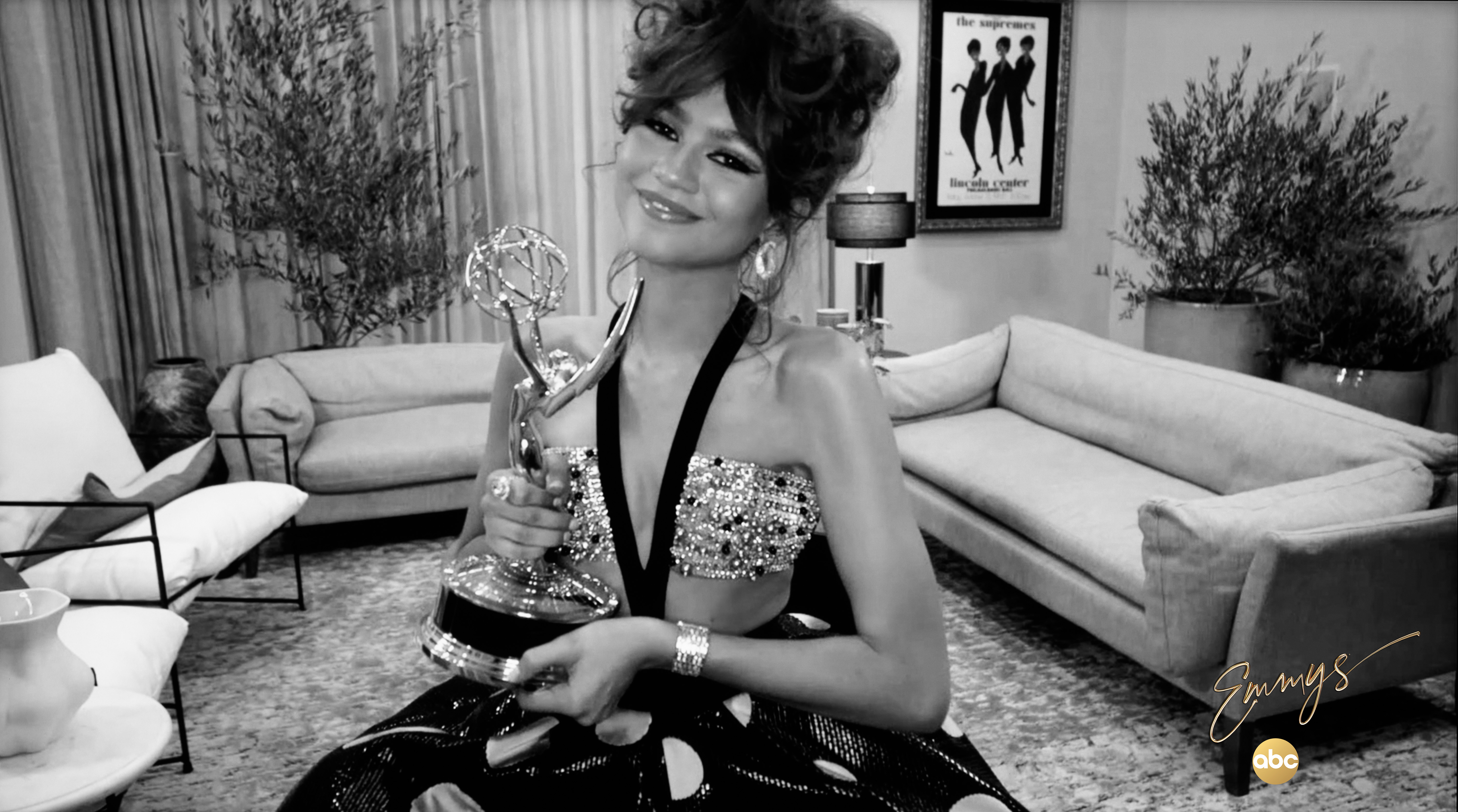 Zendaya à 24 ans. [Photo prise en septembre 2020]. Anecdote : le passage de Zendaya du statut de star Disney à celui d’actrice dramatique confirmée s’est fait de manière spectaculaire. À 24 ans, son interprétation de Rue dans \