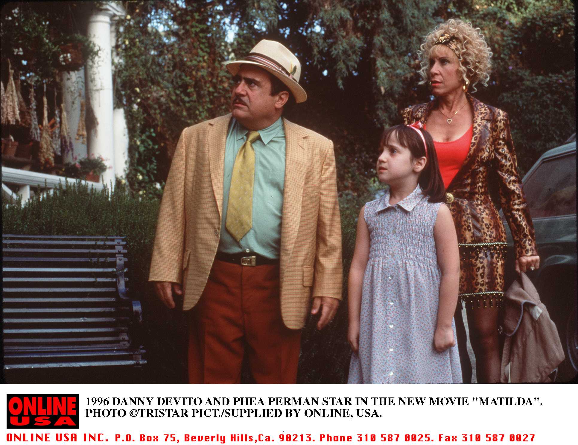 Rhea Durham, Danny DeVito et Mara Wilson dans "Matilda" en 1996 | Source : Getty Images