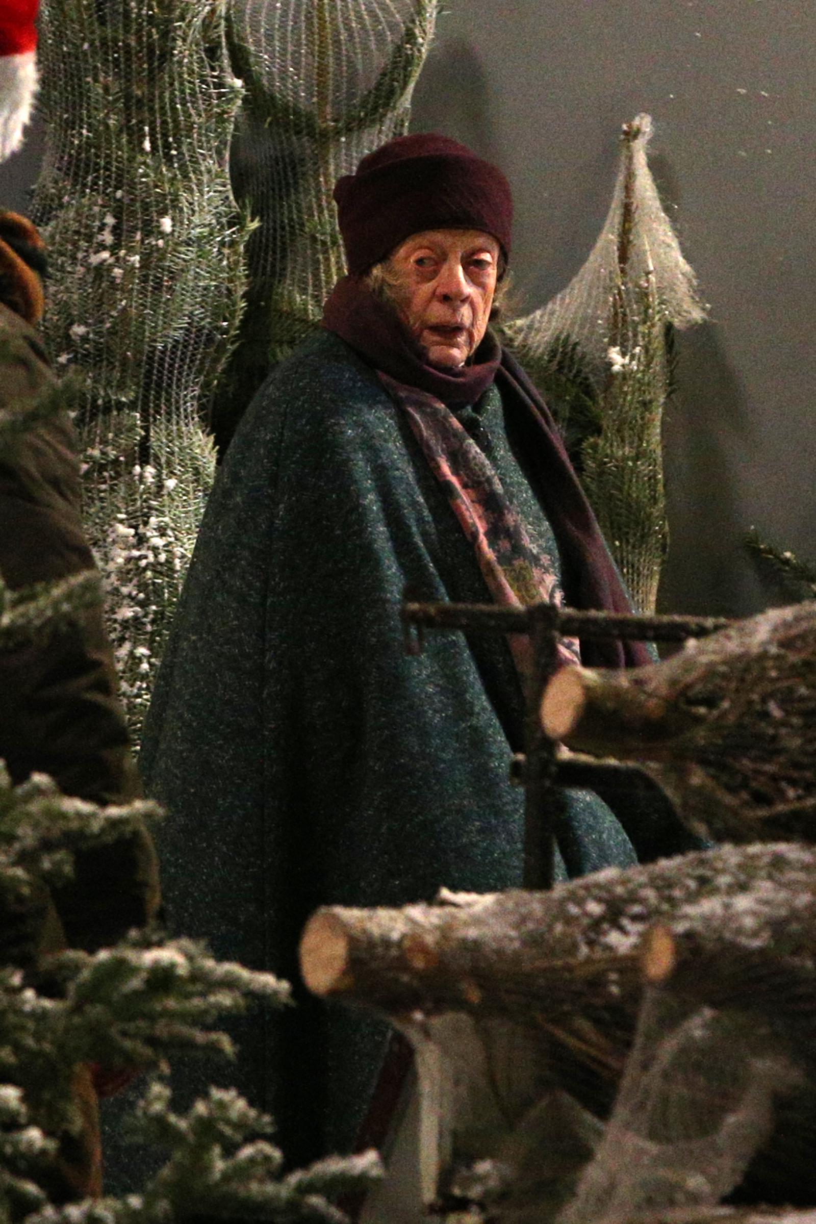 Maggie Smith sur le plateau de tournage de "A Boy Called Christmas", 2020 | Source : Getty Images