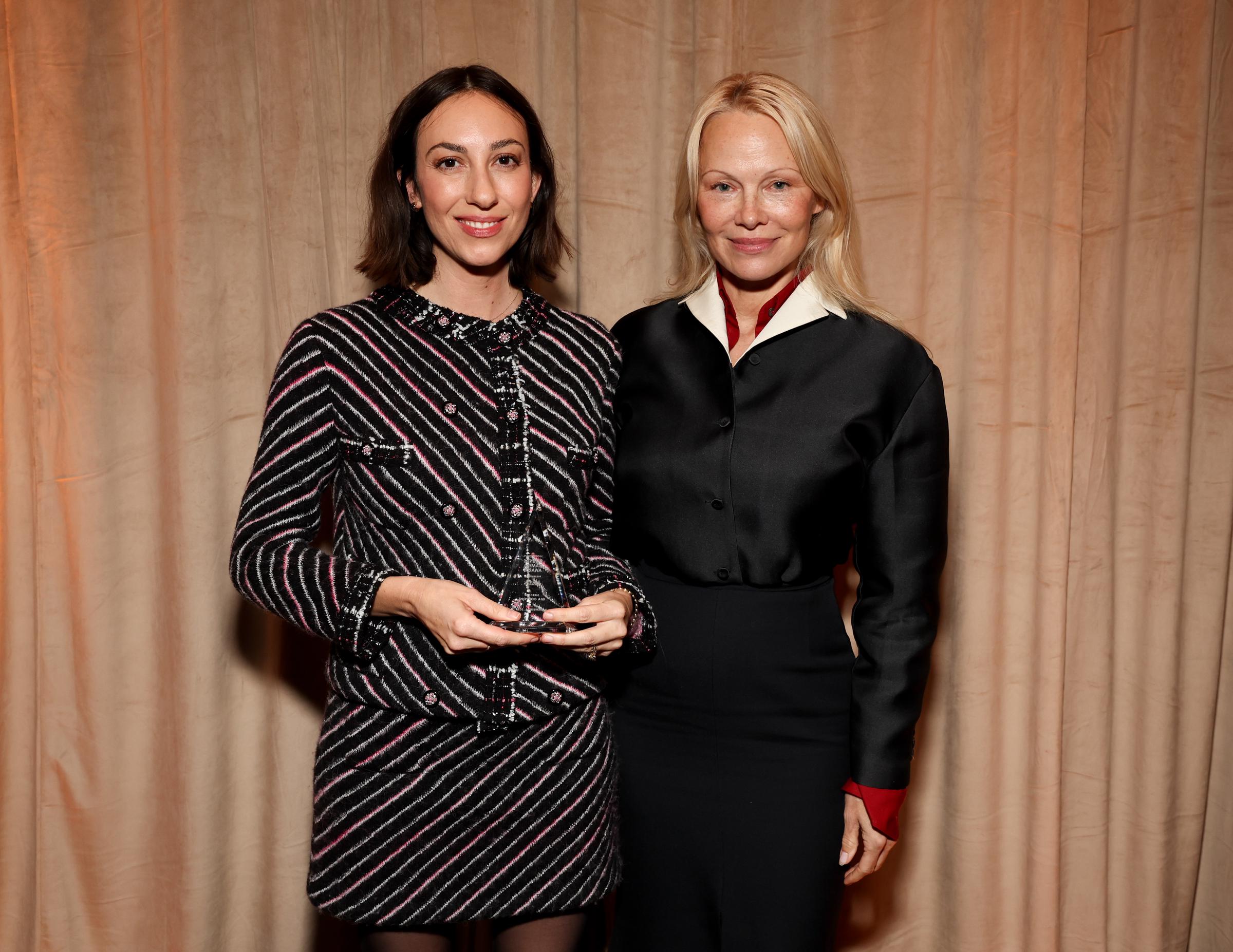 Gia Coppola et Pamela Anderson lors de la remise des prix Hamilton Behind the Camera à Los Angeles, Californie, le 14 novembre 2024 | Source : Getty Images