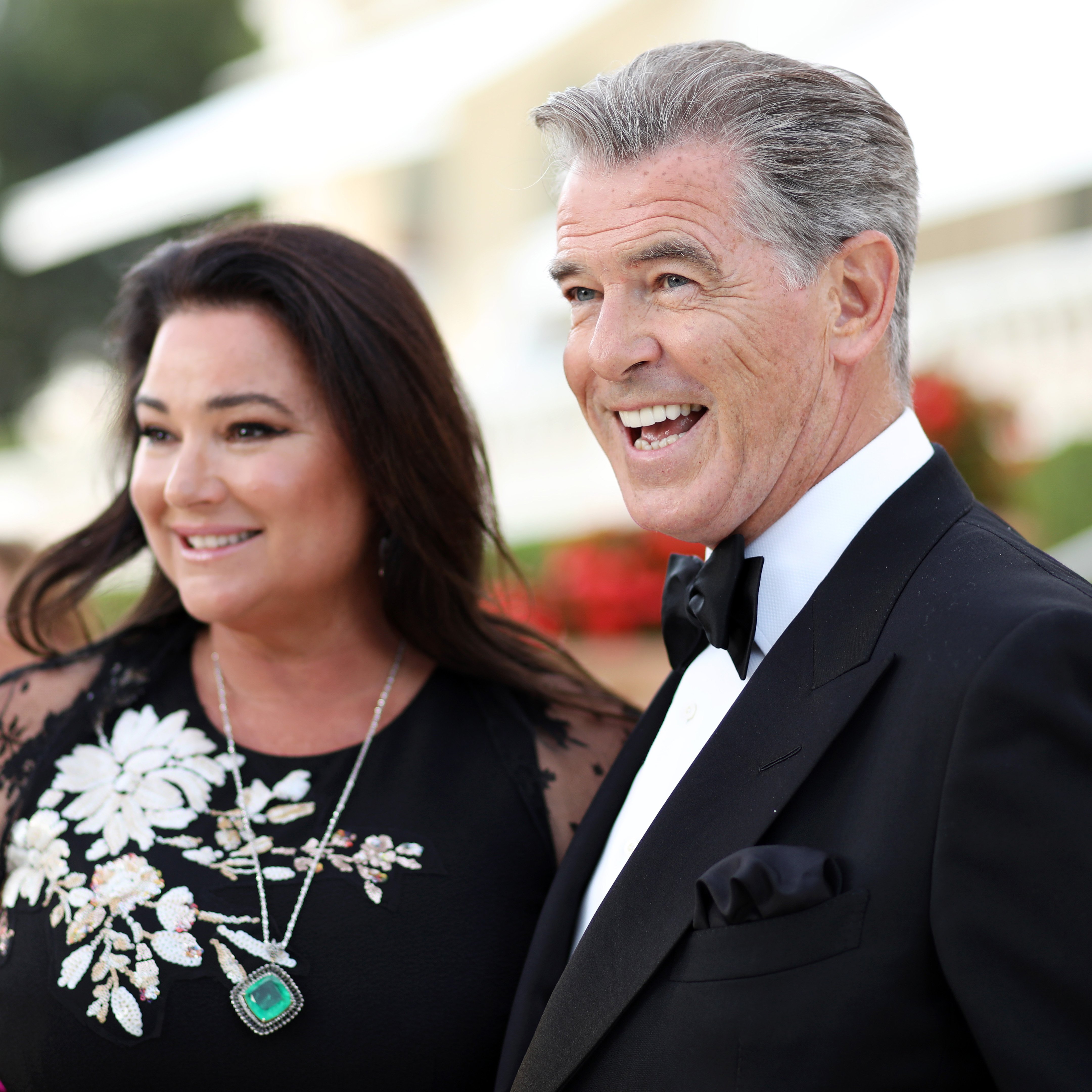 Pierce Brosnan et son épouse Keely Shaye Smith assistent au cocktail du Gala amfAR Cannes 2018 | Source : Getty Images