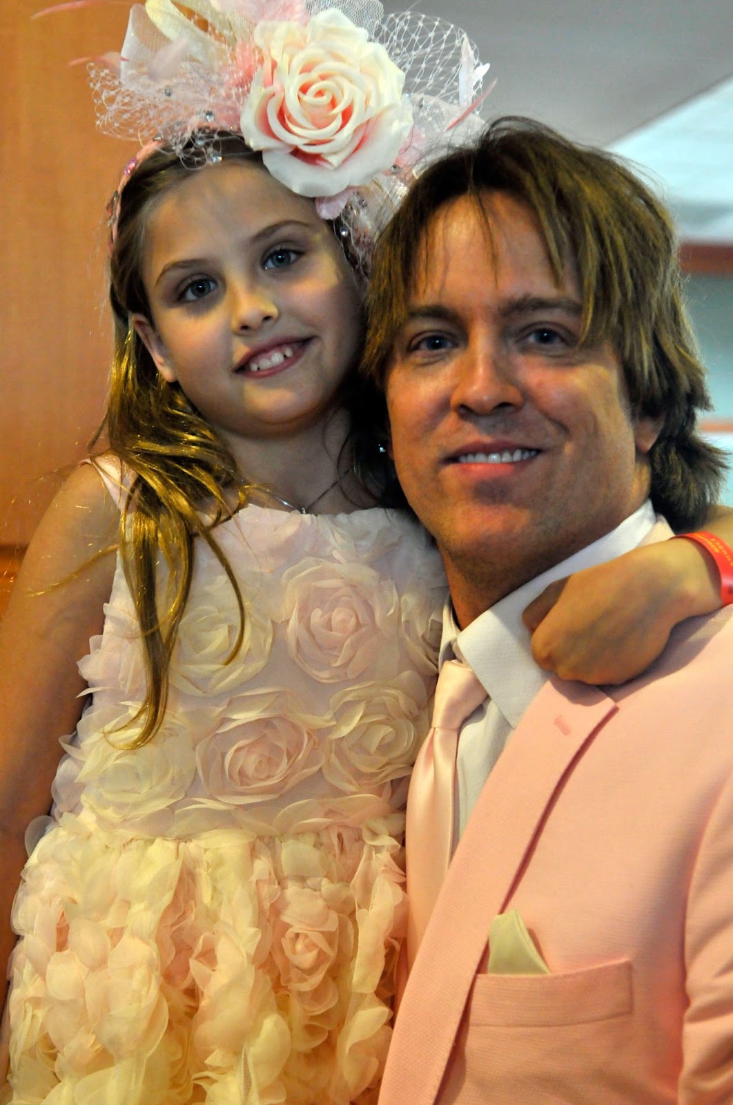 Dannielynn et Larry Birkhead lors du 141e Derby du Kentucky à Churchill Downs, le 2 mai 2015, à Louisville, dans le Kentucky. | Source : Getty Images