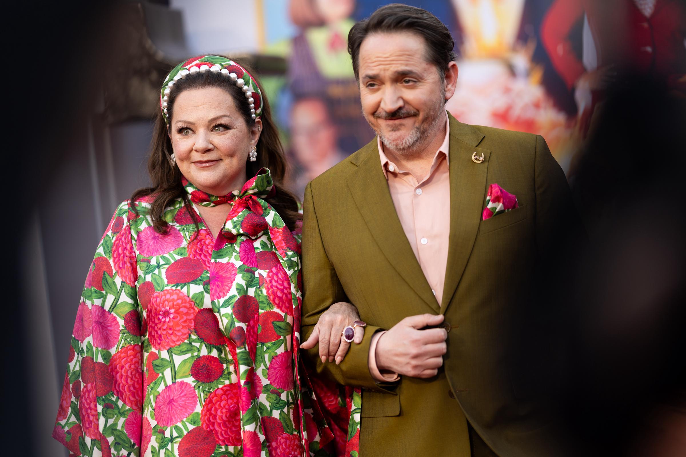 Melissa McCarthy et Ben Falcon assistent à la première à Los Angeles de "UNFROSTED" de Netflix au théâtre égyptien d'Hollywood le 30 avril 2024 à Los Angeles, Californie | Source : Getty Images