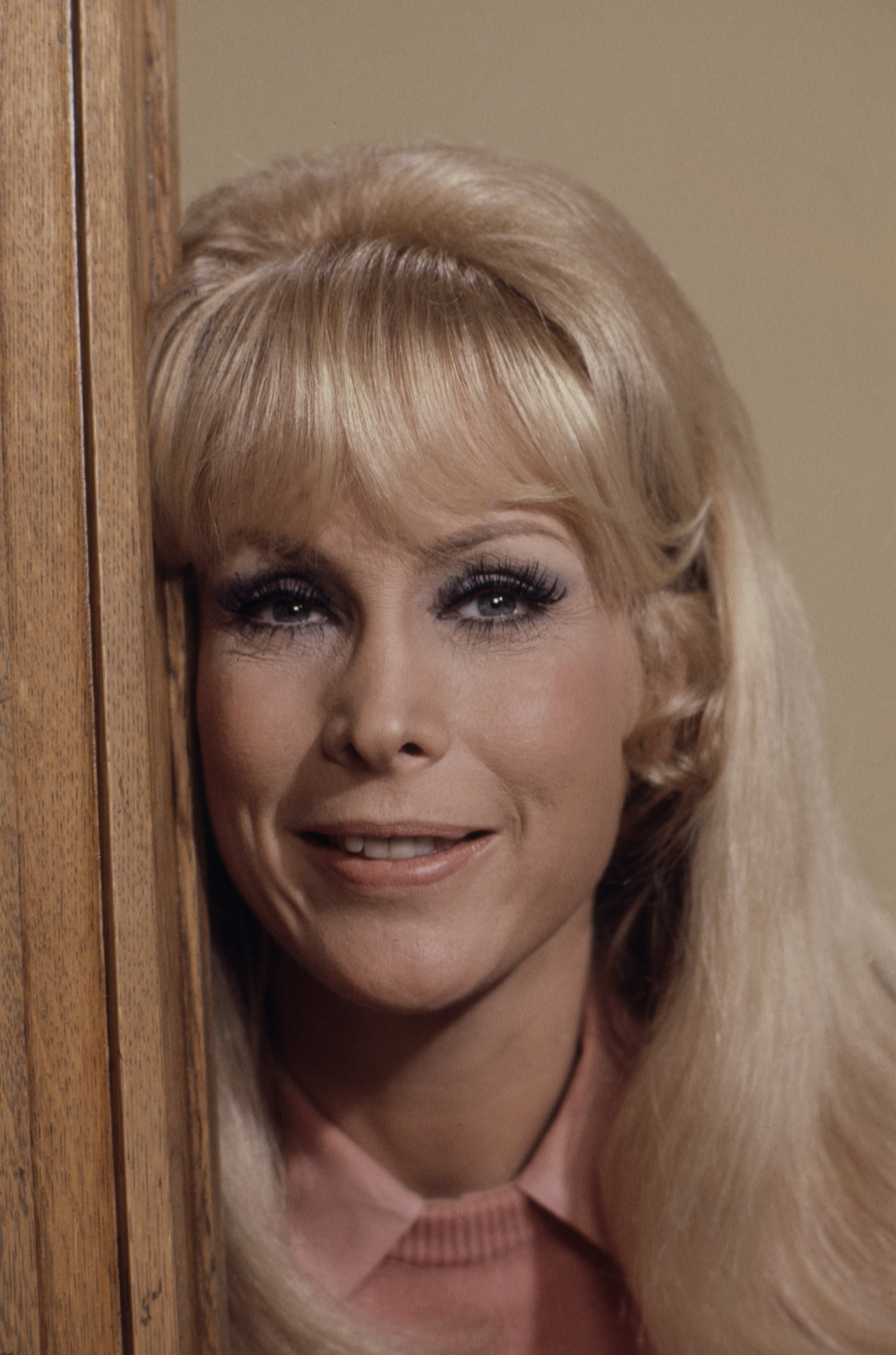 Photo promotionnelle de Barbara Eden pour le téléfilm ABC "Let's Switch !" en 1975. | Source : Getty Images