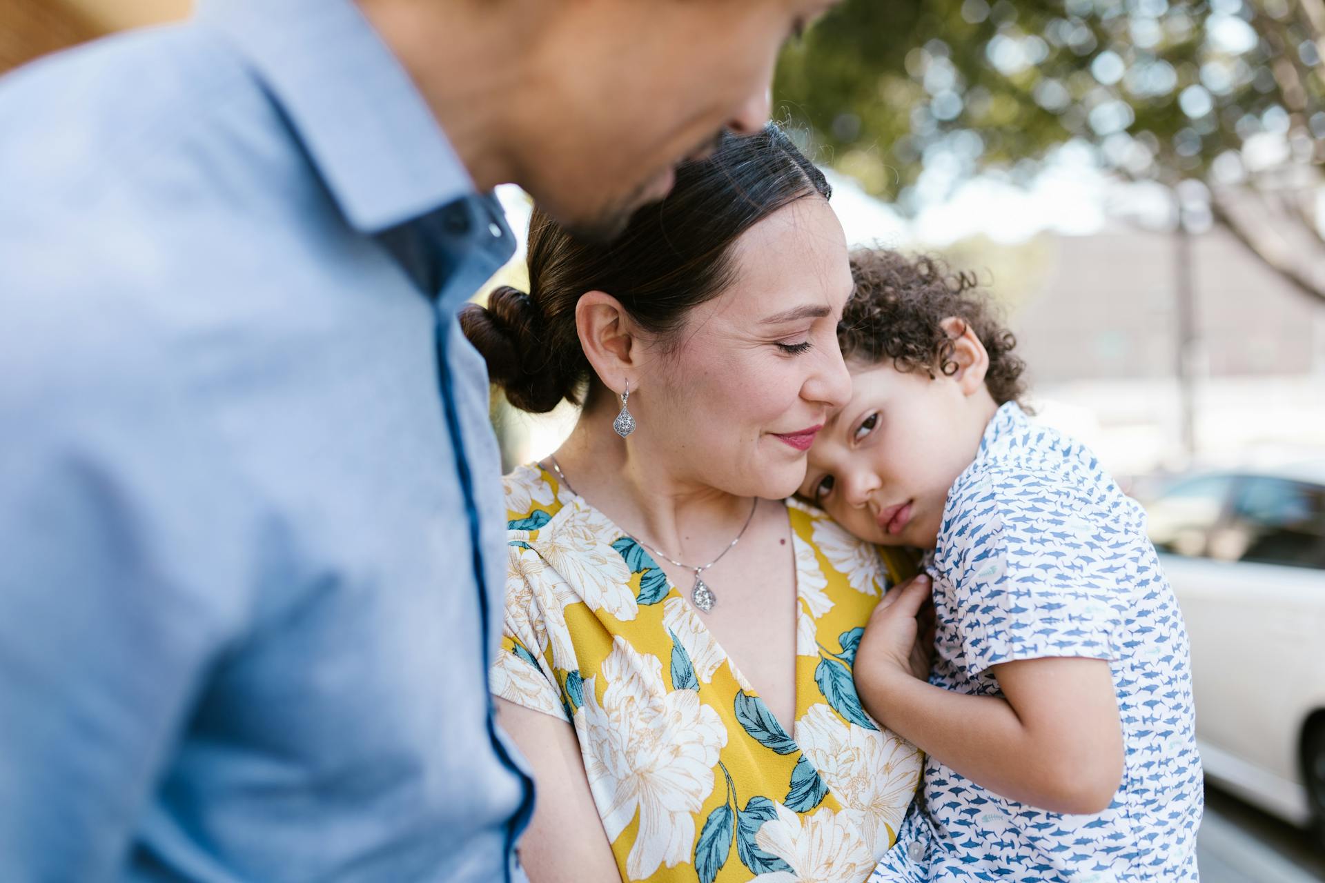 Un couple avec un petit garçon | Source : Pexels