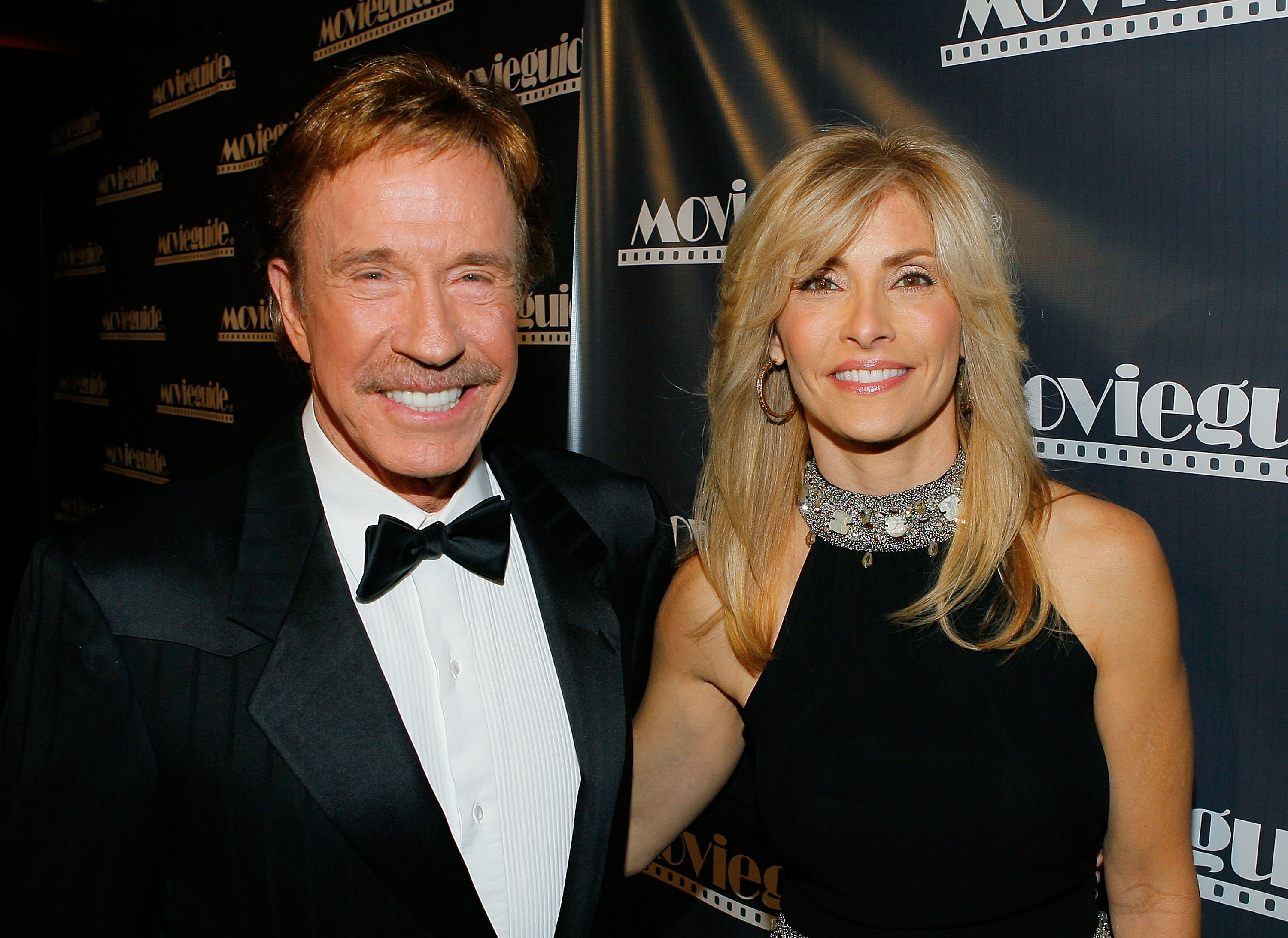 Chuck Norris et Gena O'Kelly assistent à la 17e cérémonie annuelle des Movieguide Faith and Values Awards à Beverly Hills, Californie, le 11 février 2009. | Source : Getty Images