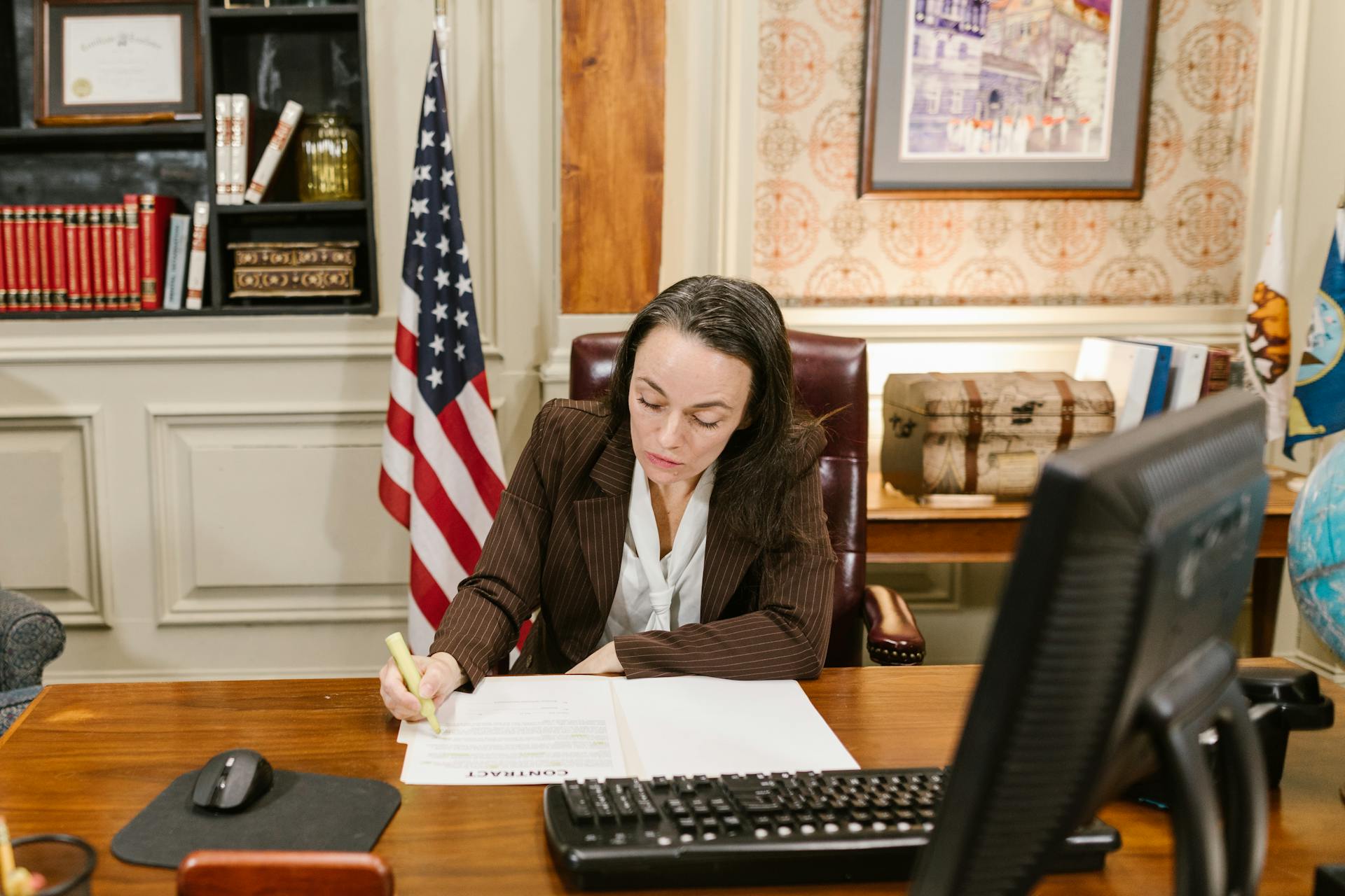 A lawyer in her office | Source: Pexels