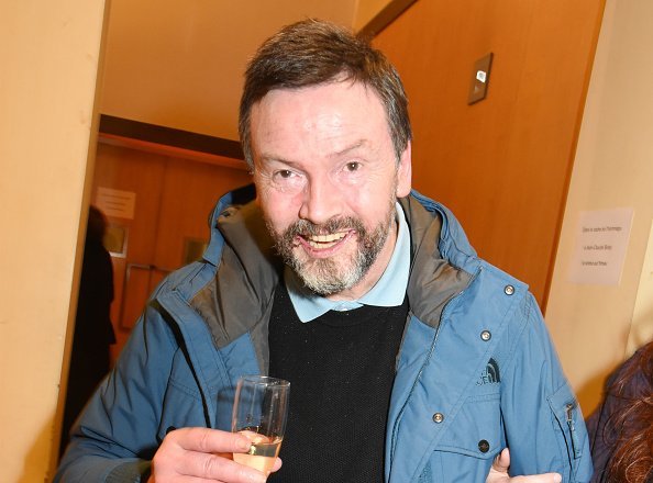  Compagnon de Jean-Claude Brialy, Bruno Finck participe au "Nana Mouskouri Forever Young Tour 2018" à la Salle Pleyel à Paris, France. | Photo : Getty Images