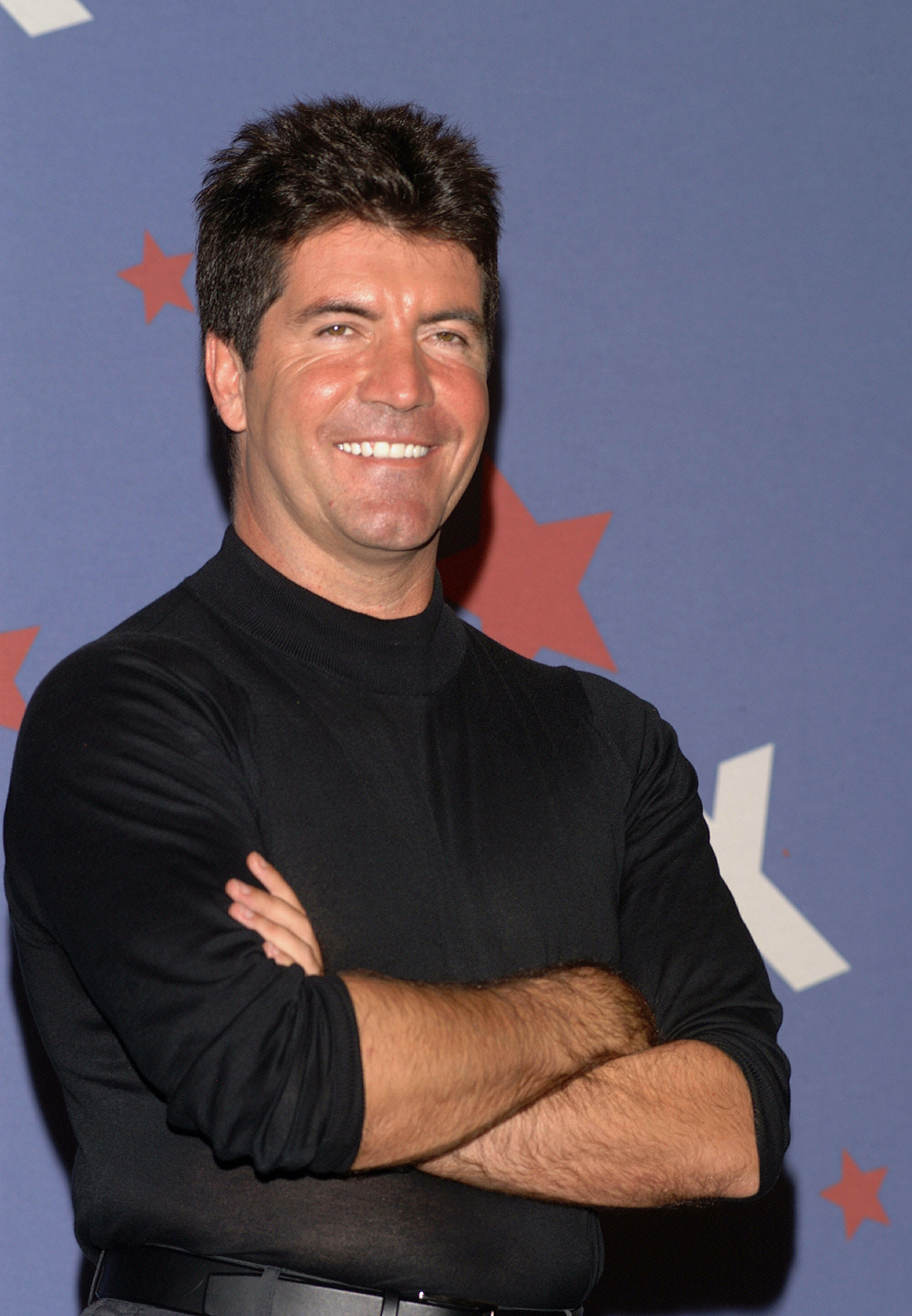Simon Cowell lors de la finale de la saison 1 d'"American Idol" à Hollywood, Californie, le 4 septembre 2002 | Source : Getty Images