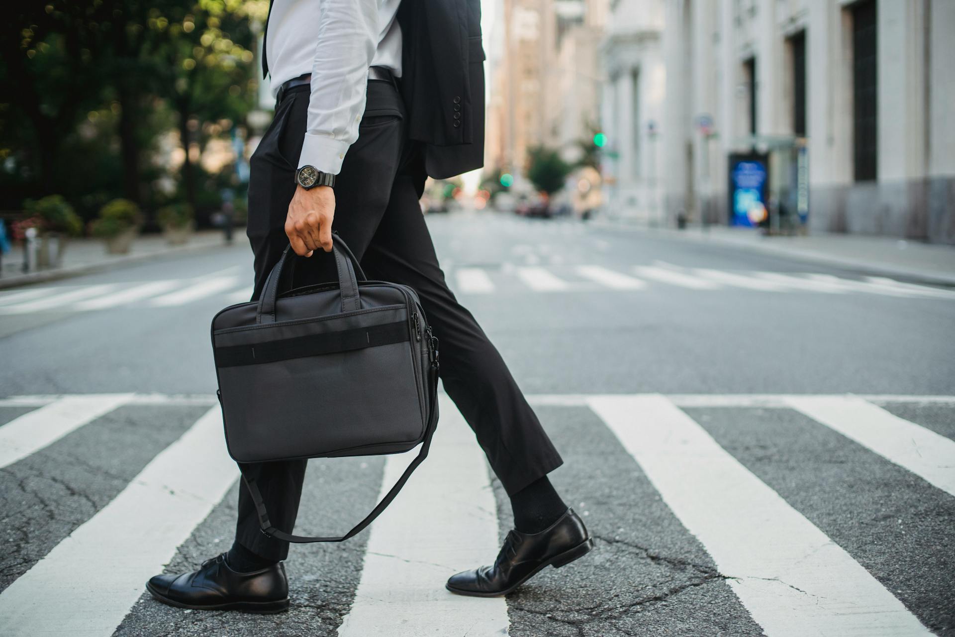 Un homme se rendant au bureau | Source : Pexels