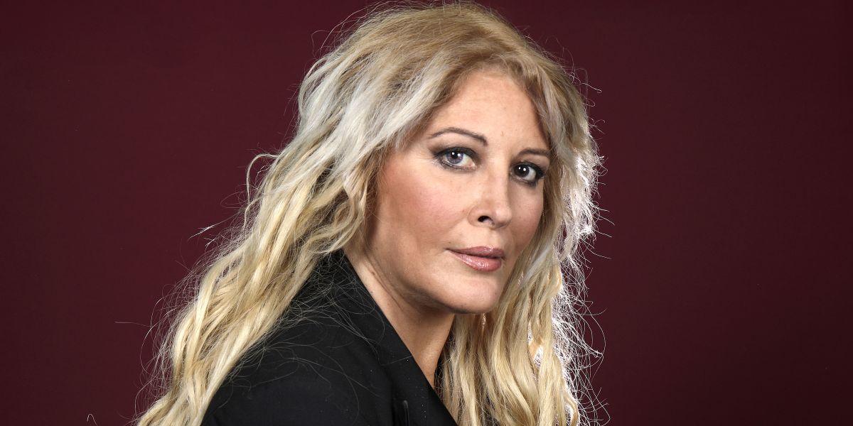 Loana (Loana Petrucciani) pose lors d'une séance photo à Paris, en France, le 26/10/2022 I Source : Getty Images