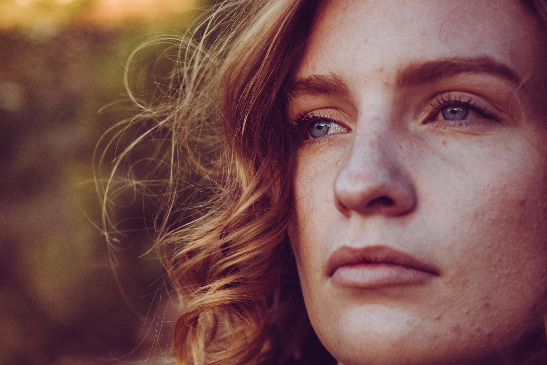 Une femme sérieuse | Source : Pexels