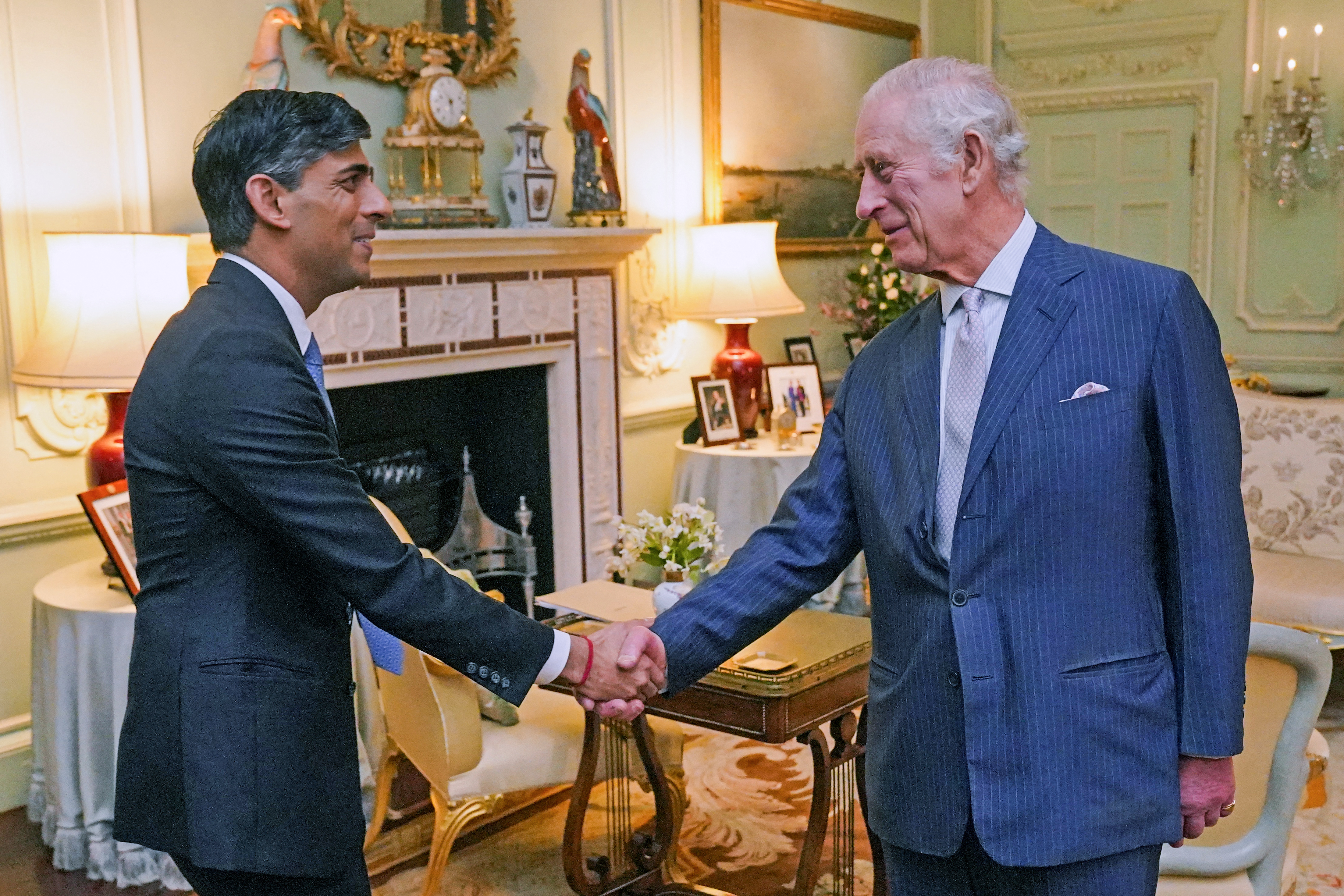 Le premier ministre Rishi Sunak et le roi Charles III se rencontrent au palais de Buckingham, dans le centre de Londres, le 21 février 2024 | Source : Getty Images