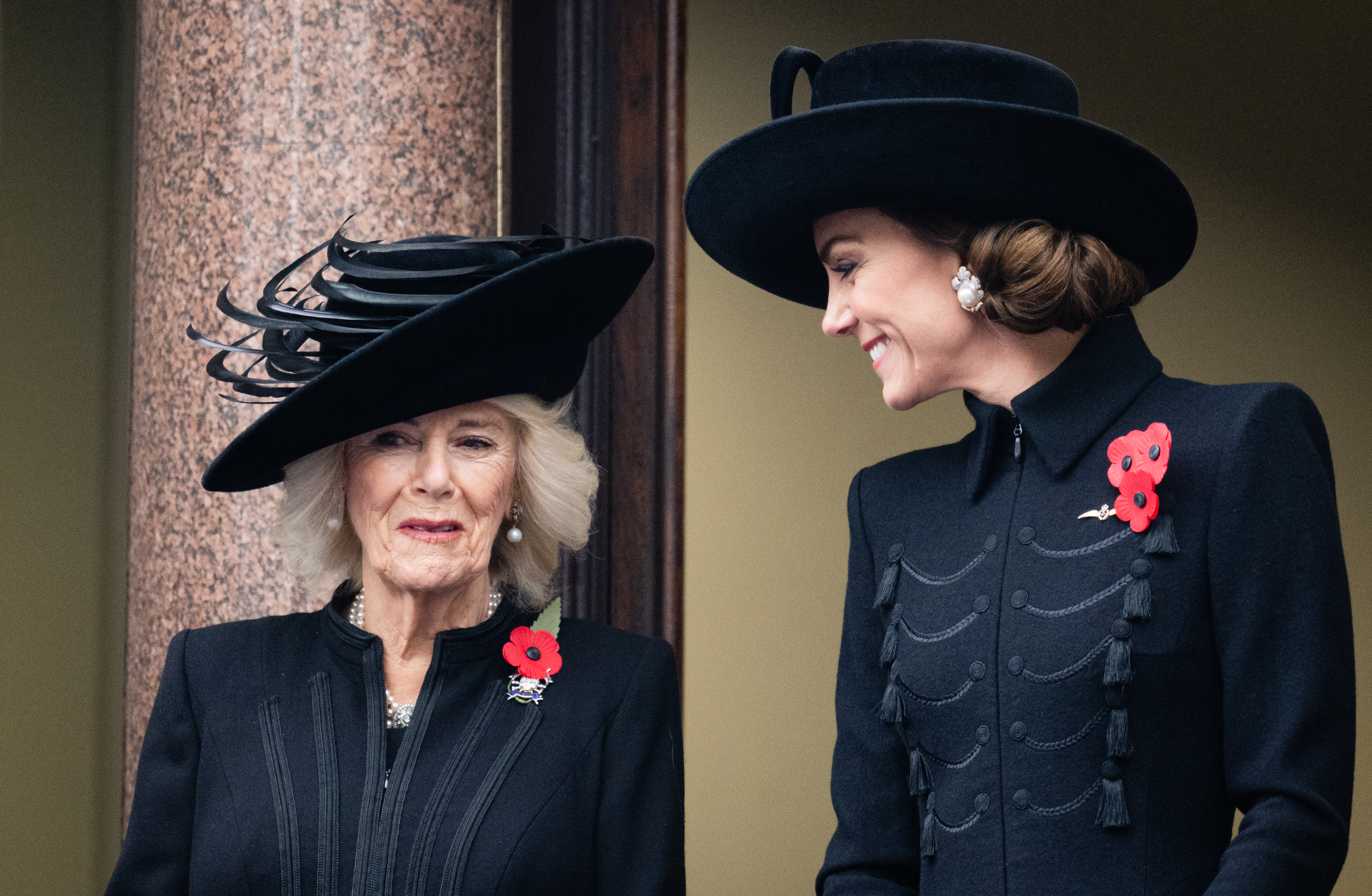 La princesse Catherine et la reine Camilla lors du service national du souvenir au cénotaphe le 12 novembre 2023 à Londres, Angleterre | Source : Getty Images