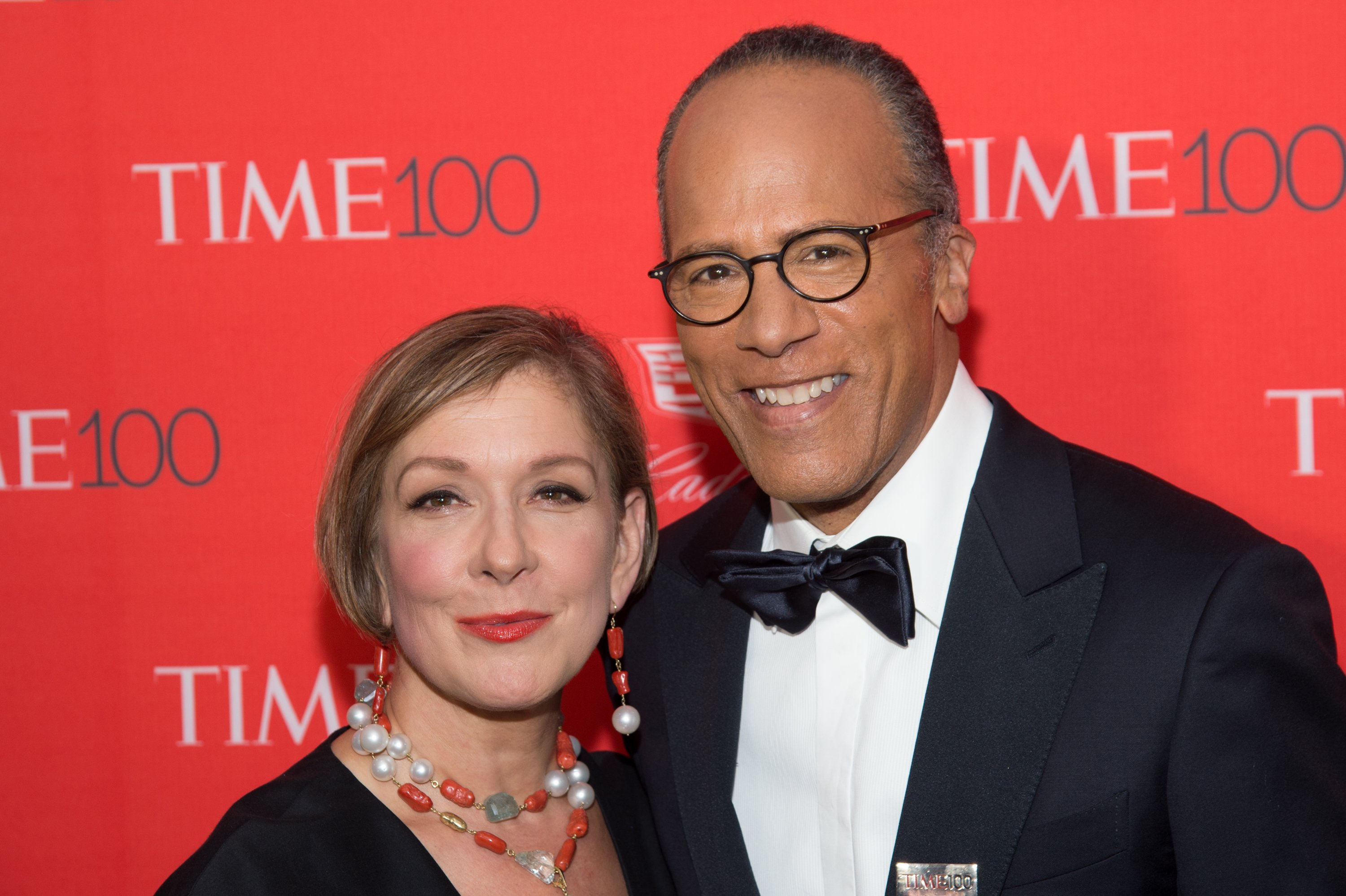 Carol Hagen-Holt et Lester Holt lors du gala 2016 Time 100 au Frederick P. Rose Hall, Jazz at Lincoln Center, le 26 avril 2016 à New York | Source : Getty Images
