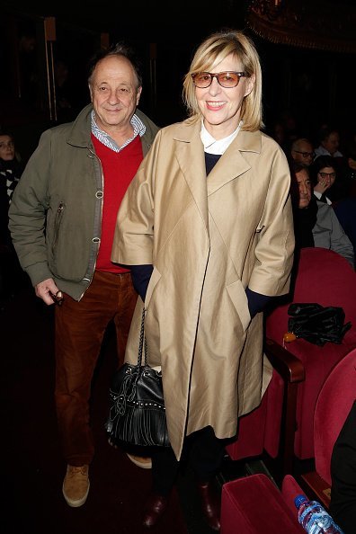 Michel Ansault et Chantal Ladesou assistent à la première pièce de théâtre "Big Bang" au Théâtre du Gymnase à Paris, France. | Photo : Getty Images
