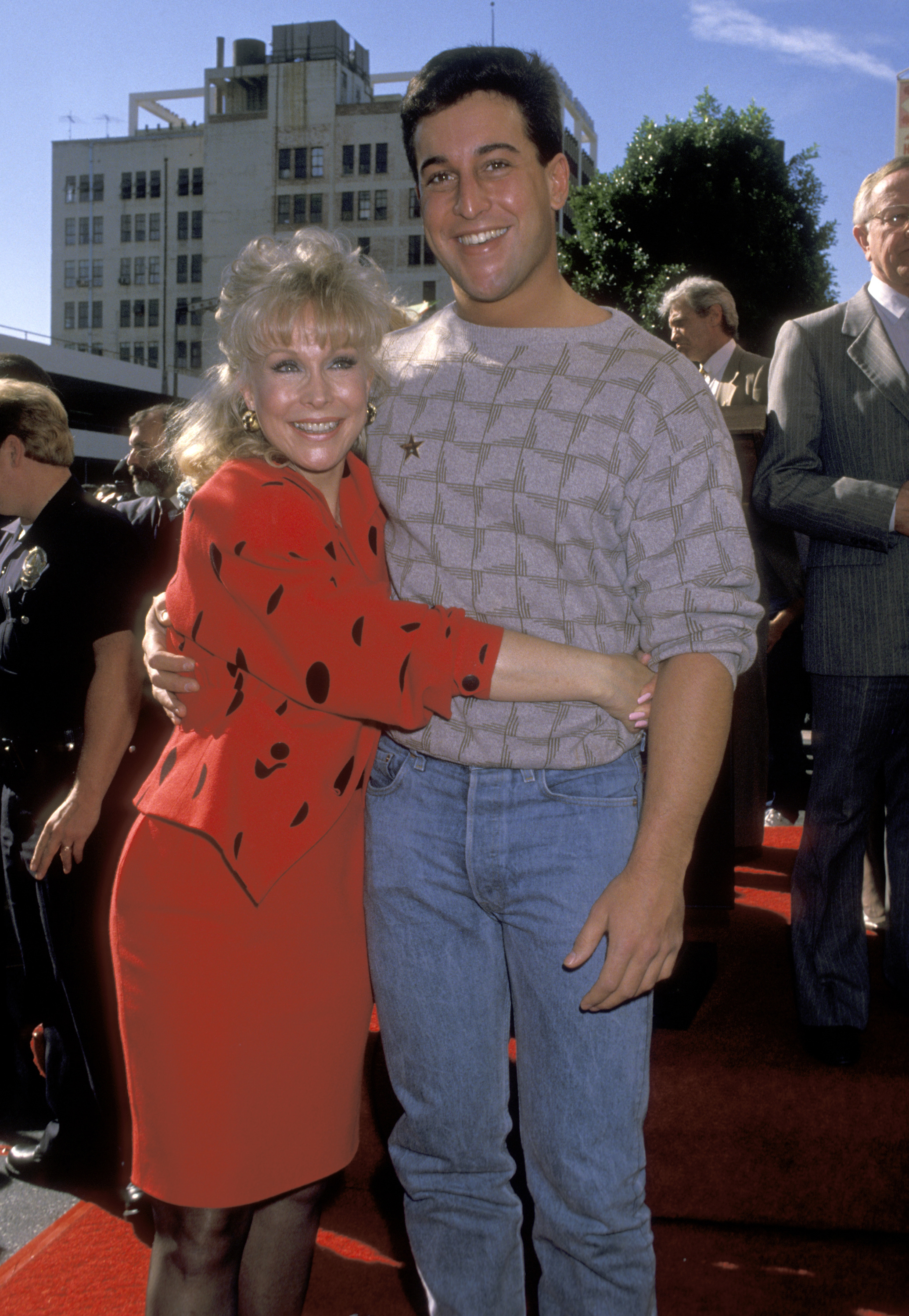 Barbara Eden et Matthew Ansara le 17 novembre 1988 à Hollywood, Californie | Source : Getty Images