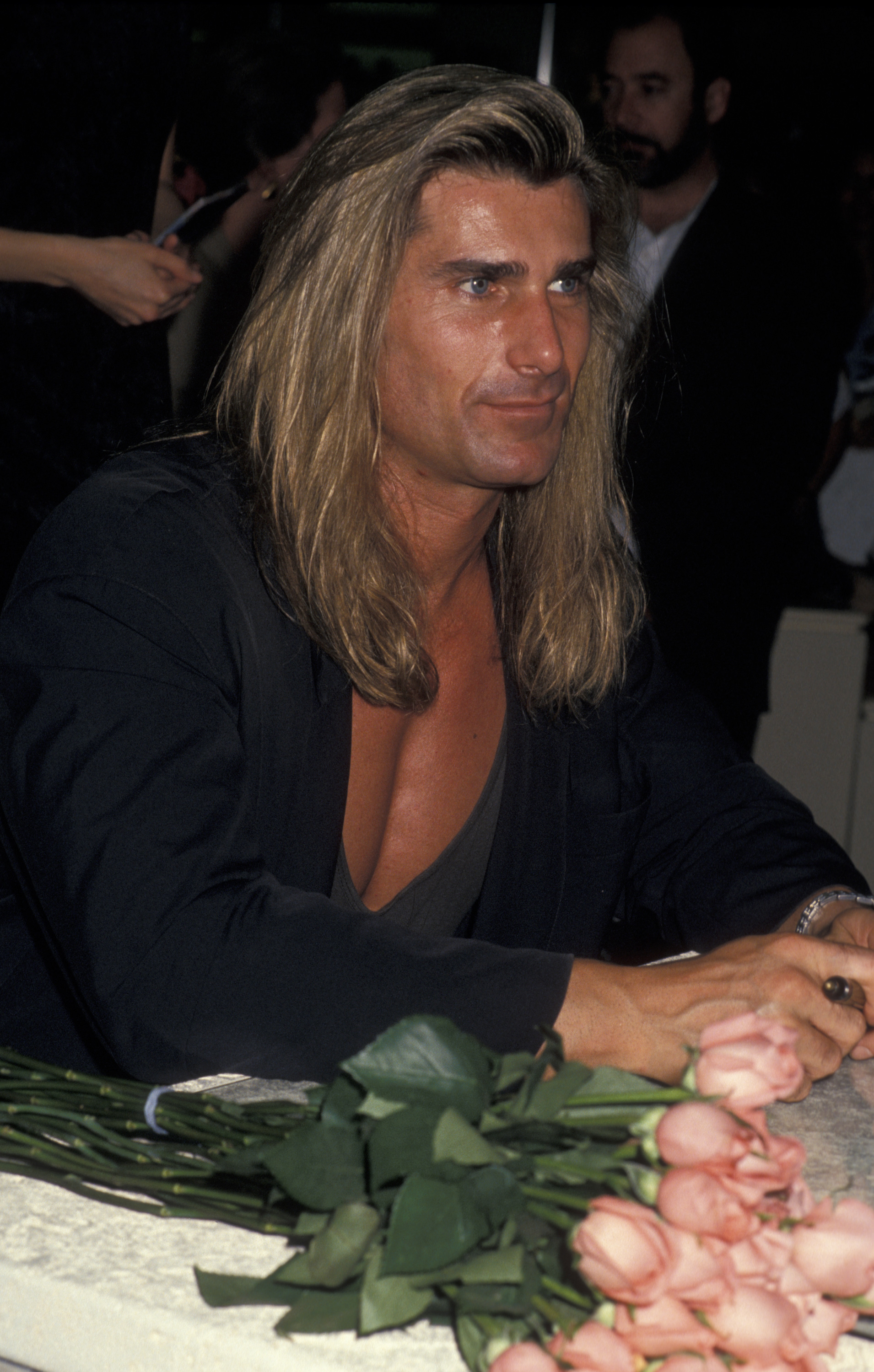 Le mannequin assiste à l'apparition en magasin pour Mediterraneum le 22 février 1994 | Source : Getty Images