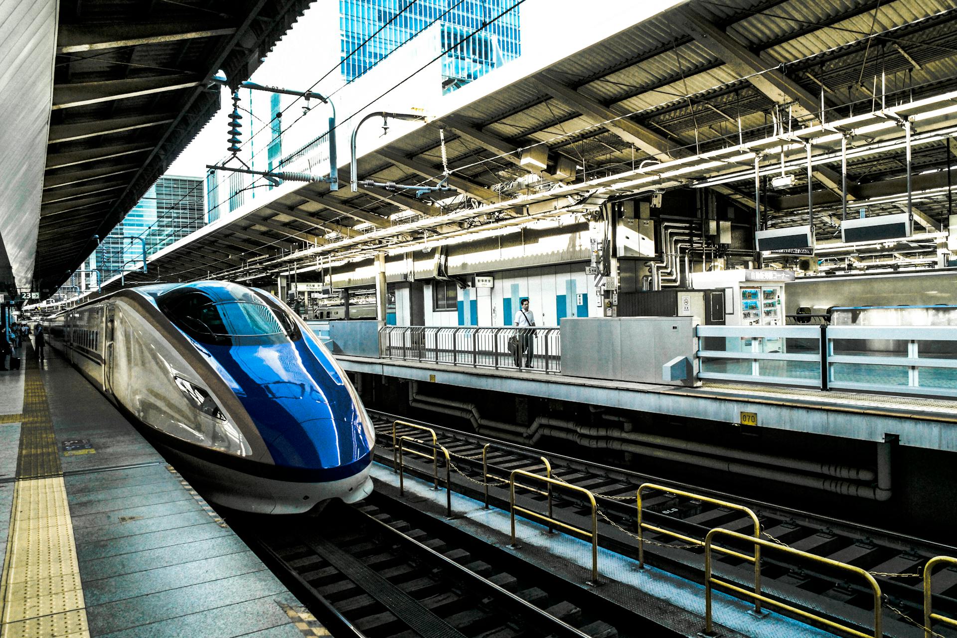 Un train dans une gare | Source : Pexels