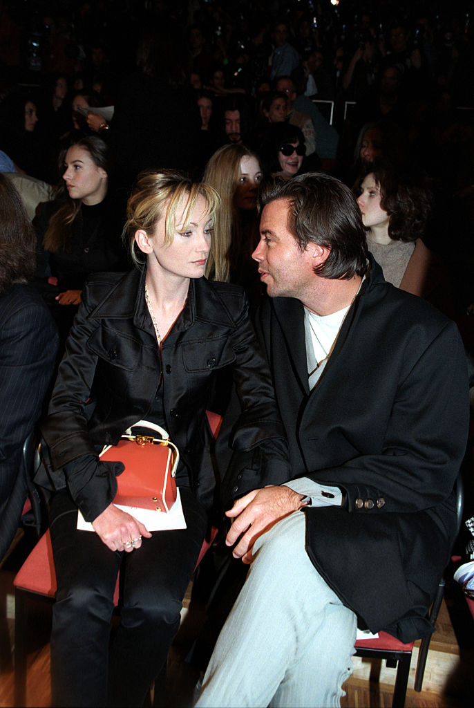 Patricia Kaas et l'auteur-compositeur Philippe Bergman lors du défilé de prêt-à-porter de la collection Dior automne-hiver 1996 à Paris.