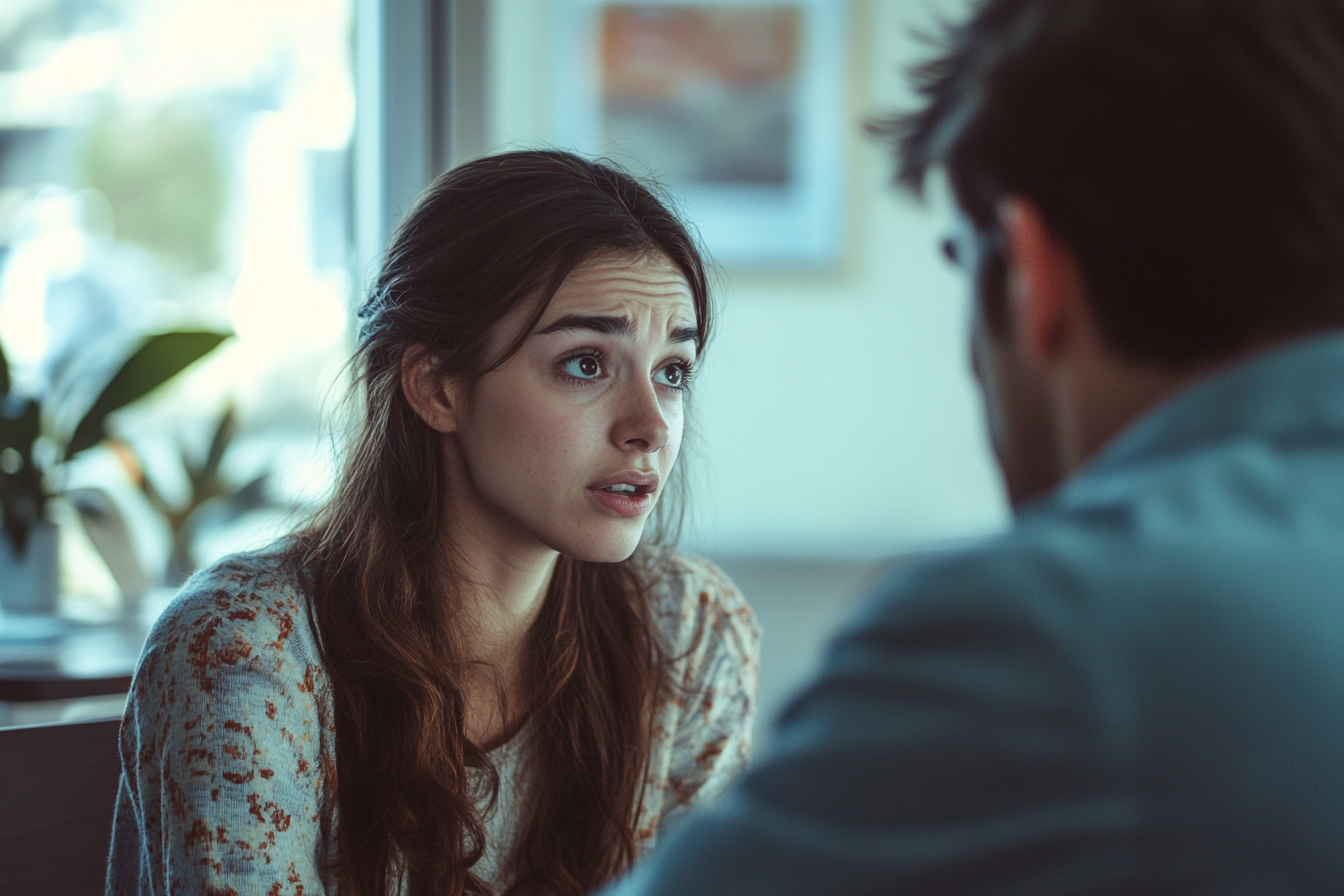 Femme ayant une conversation avec un médecin | Source : Midjourney