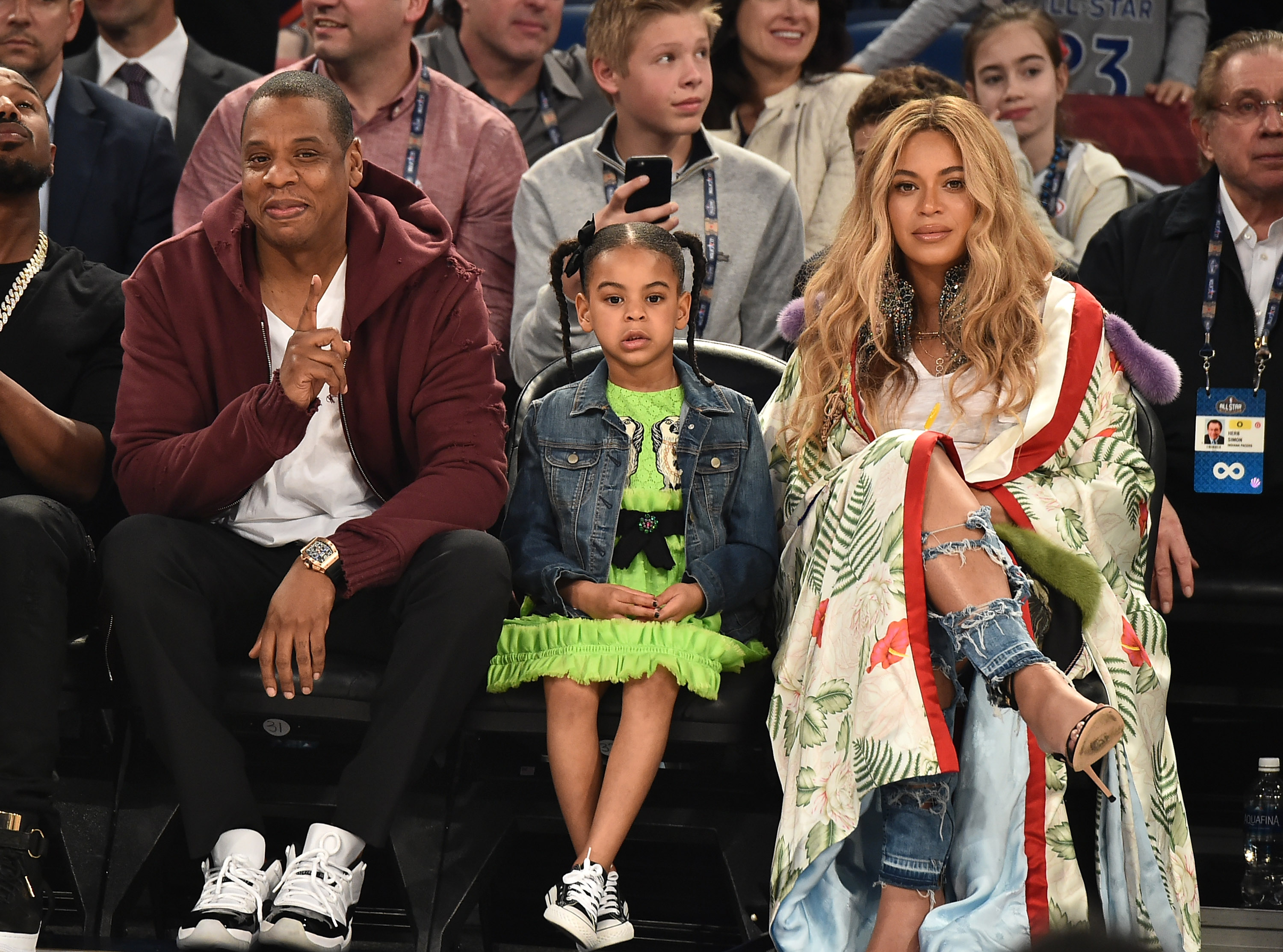 Jay Z, Blue Ivy Carter et Beyoncé Knowles assistent au 66e NBA All-Star Game le 19 février 2017 à la Nouvelle-Orléans, en Louisiane | Source : Getty Images