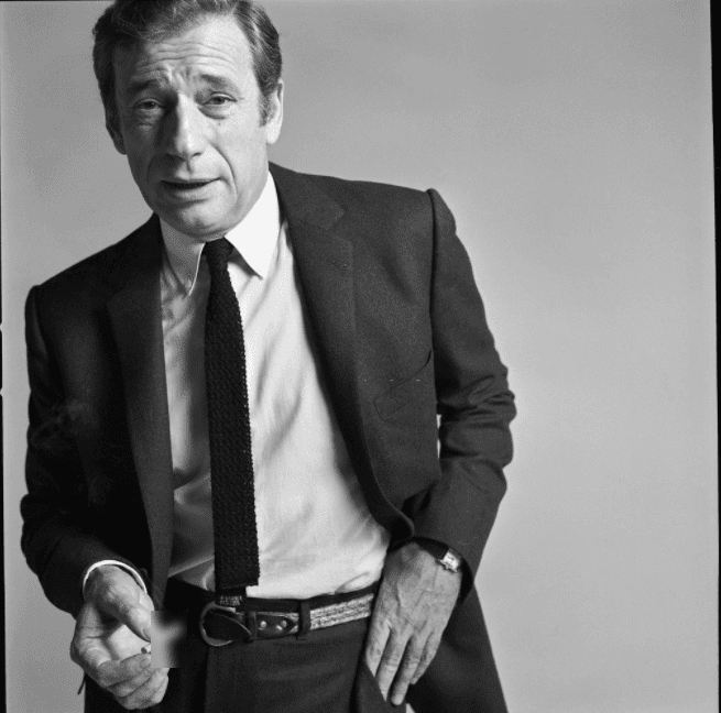 Portrait de studio de l'acteur français Yves Montand (1921 - 1991) à l'appui de son film, "On a Clear Day You Can See Forever" (réalisé par Vincente Minnelli), New York, 1969. | Photo : Getty Images