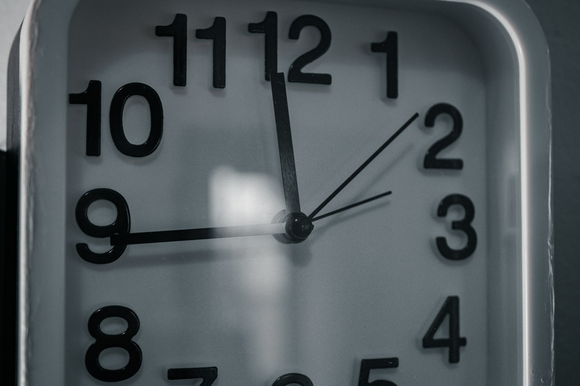 Gros plan sur une horloge | Source : Unsplash