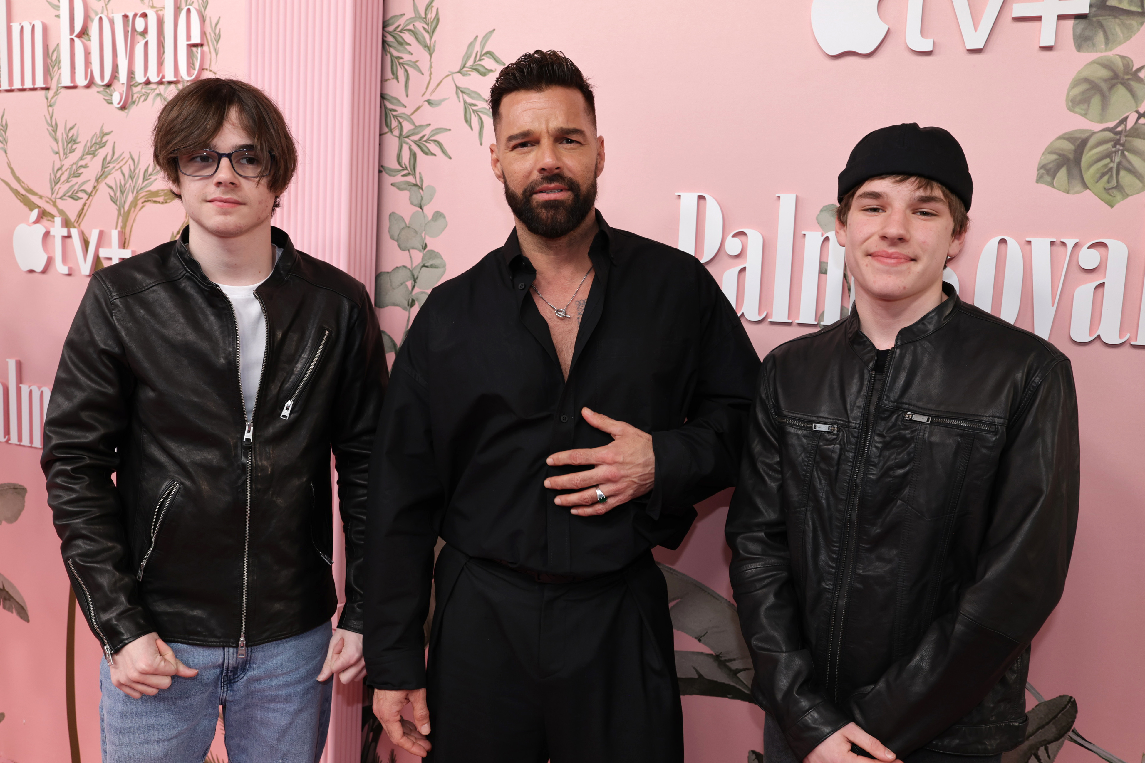 Valentino, Ricky et Matteo Martin lors de la première mondiale de « Palm Royale », le 14 mars 2024, à Beverly Hills, en Californie | Source : Getty Images