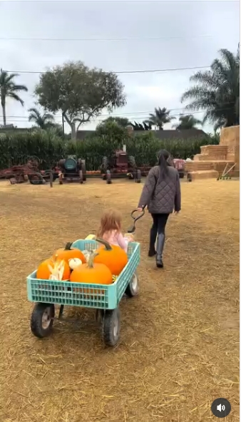 La princesse Lilibet et Meghan Markle d'après un post daté du 26 octobre 2025. | Source : Instagram/meghan