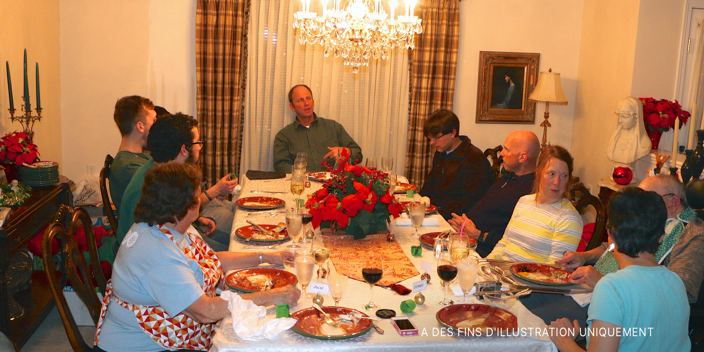 Une famille réunie pour le repas de Noël | flickr.com/oakleyoriginals/CC BY 2.0