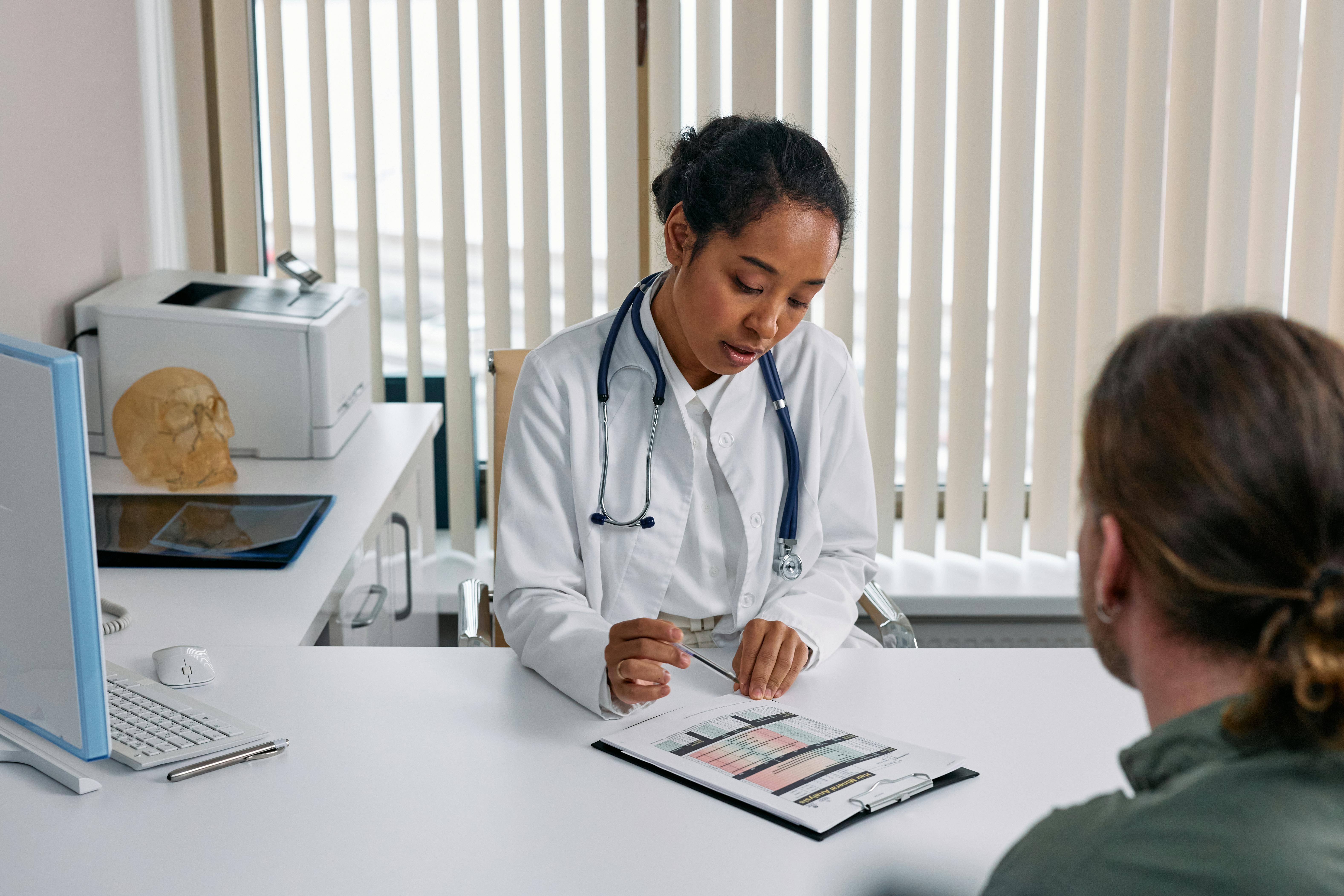 Un patient lors d'une visite chez le médecin | Source : Pexels