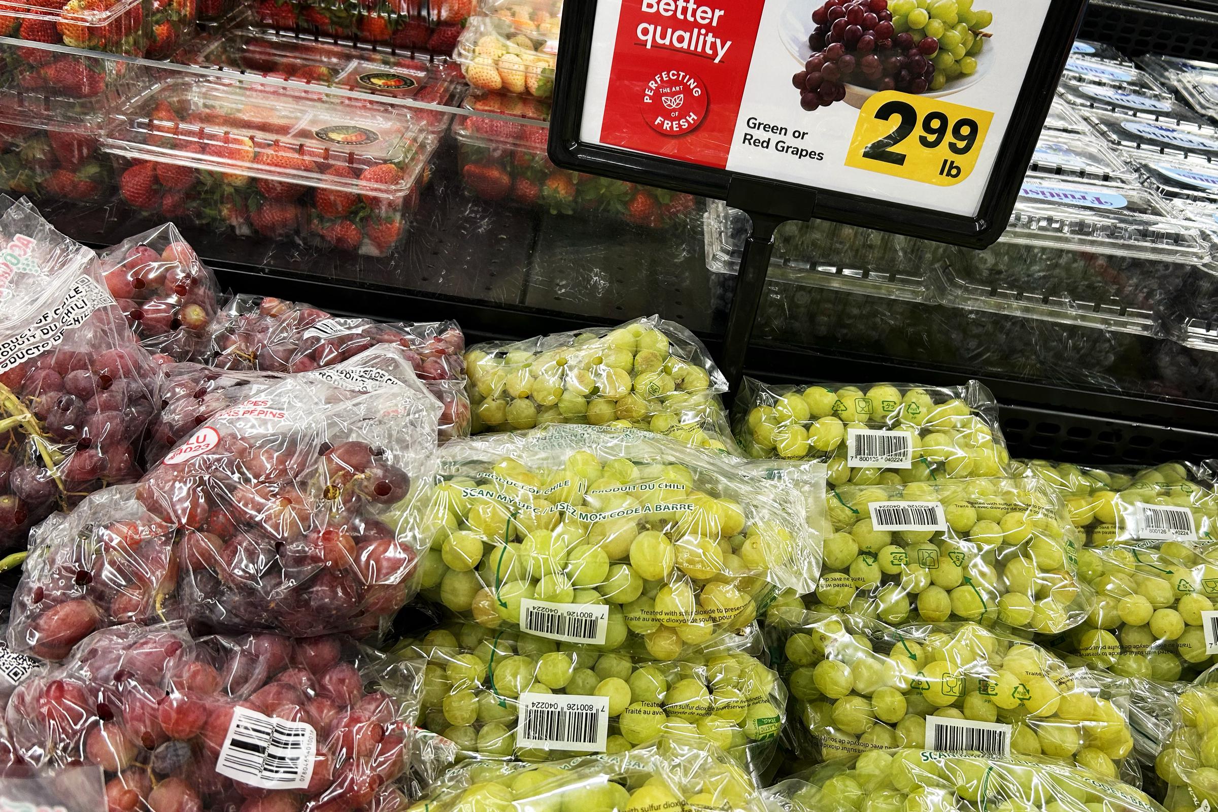 Raisins en vente dans un magasin | Source : Getty images