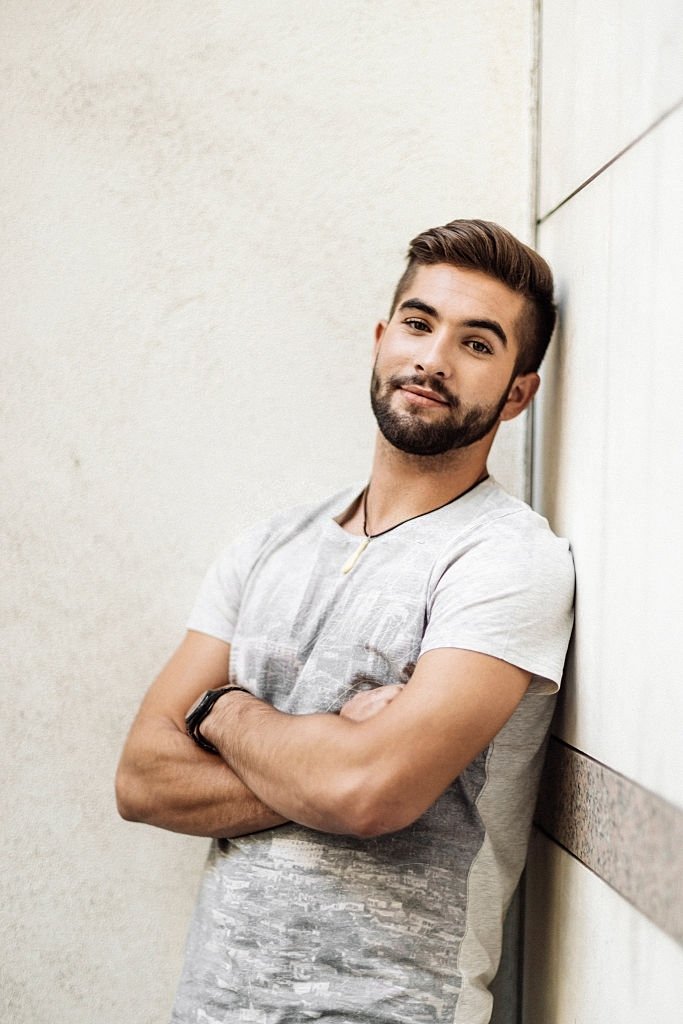 La chanteuse Kendji Girac est photographiée pour Paris Match le 9 septembre 2014 à Paris, en France. | Photo : Getty Images