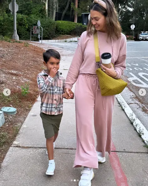 Jessica Alba avec son fils Hayes. | Source : Instagram/jessicaalba