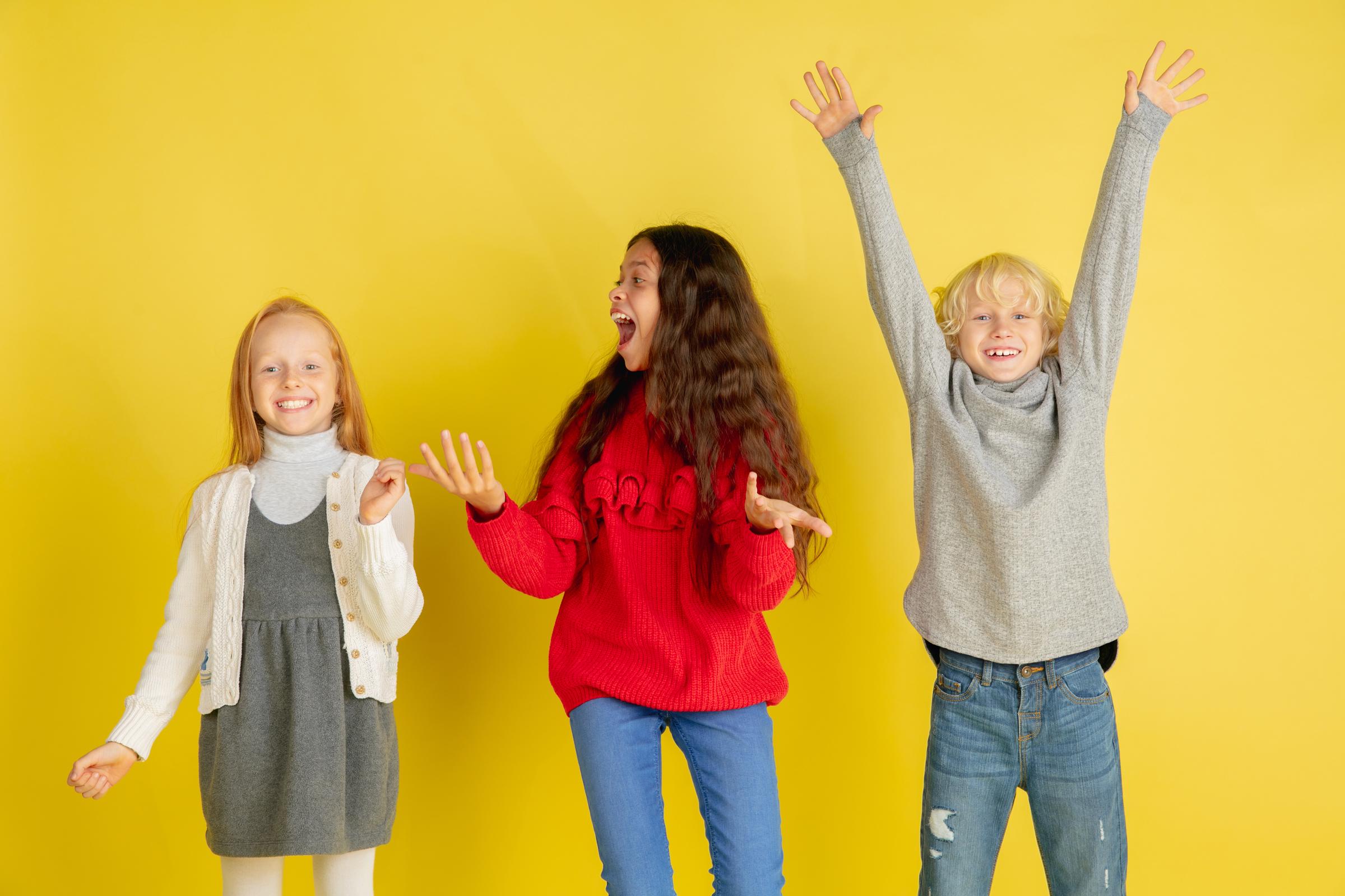 Les enfants applaudissent | Source : Freepik