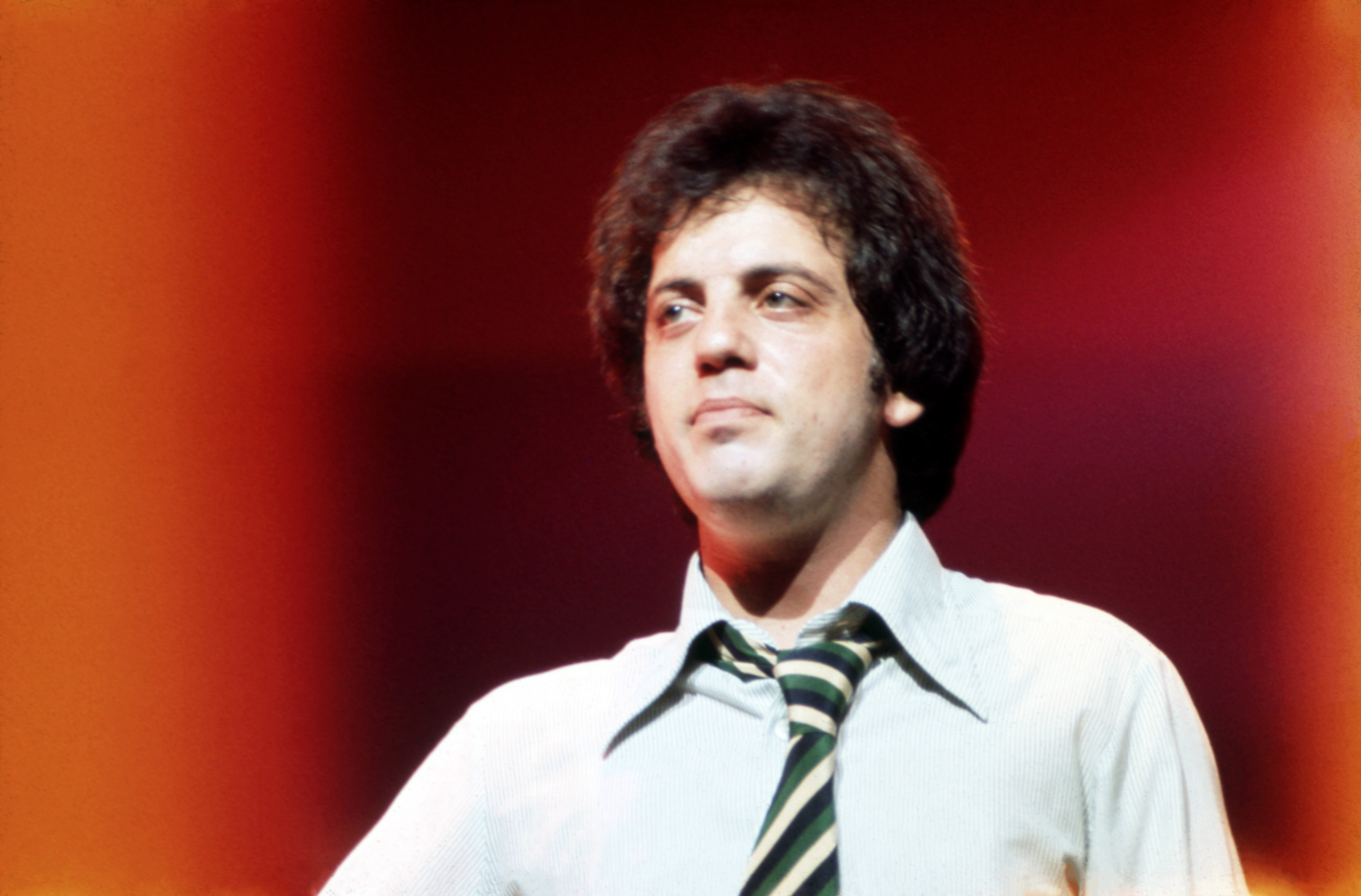 Billy Joel est photographié alors qu'il joue au Madison Square Garden en juin 1980, à New York City | Source : Getty Images