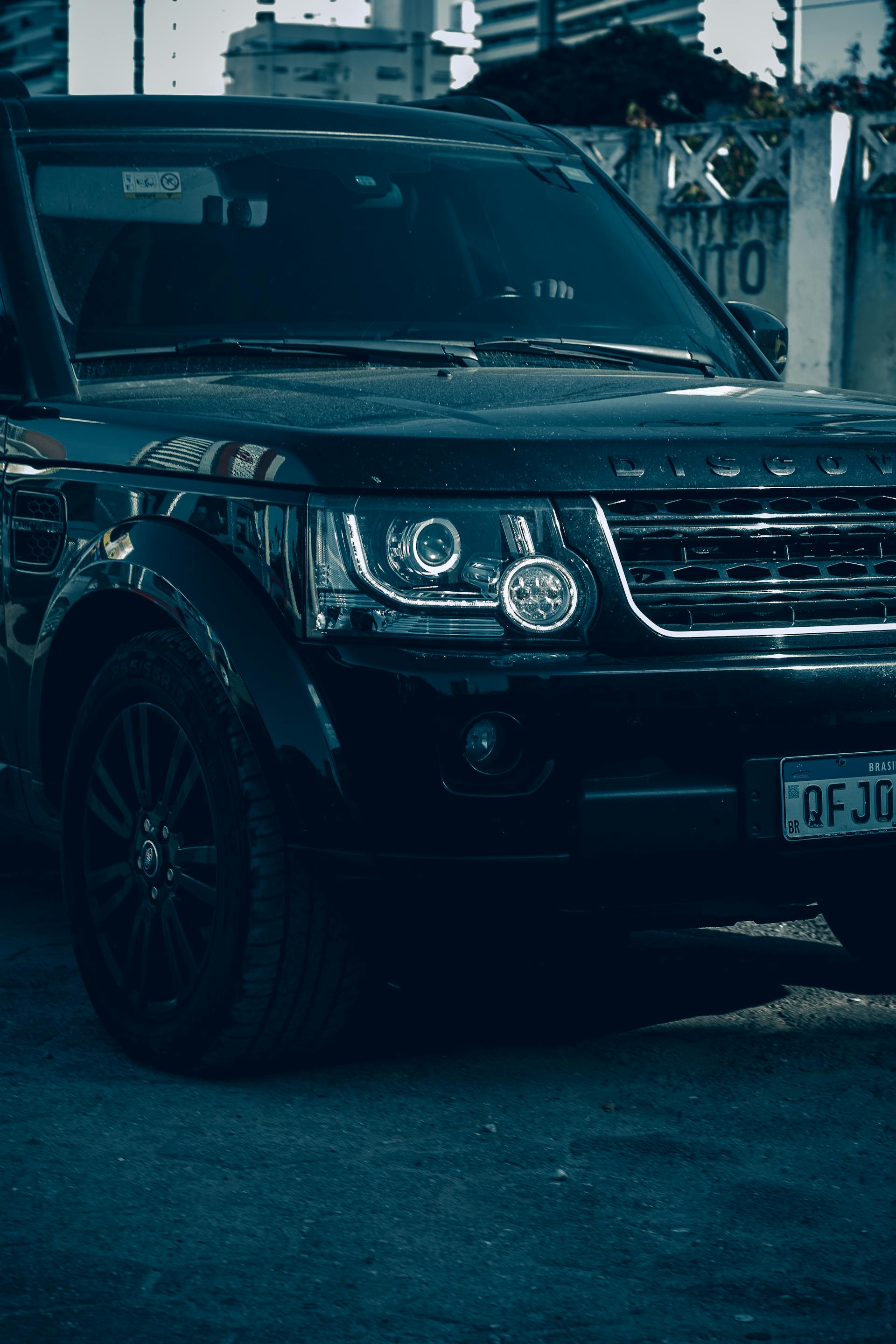 Un SUV noir | Source : Pexels