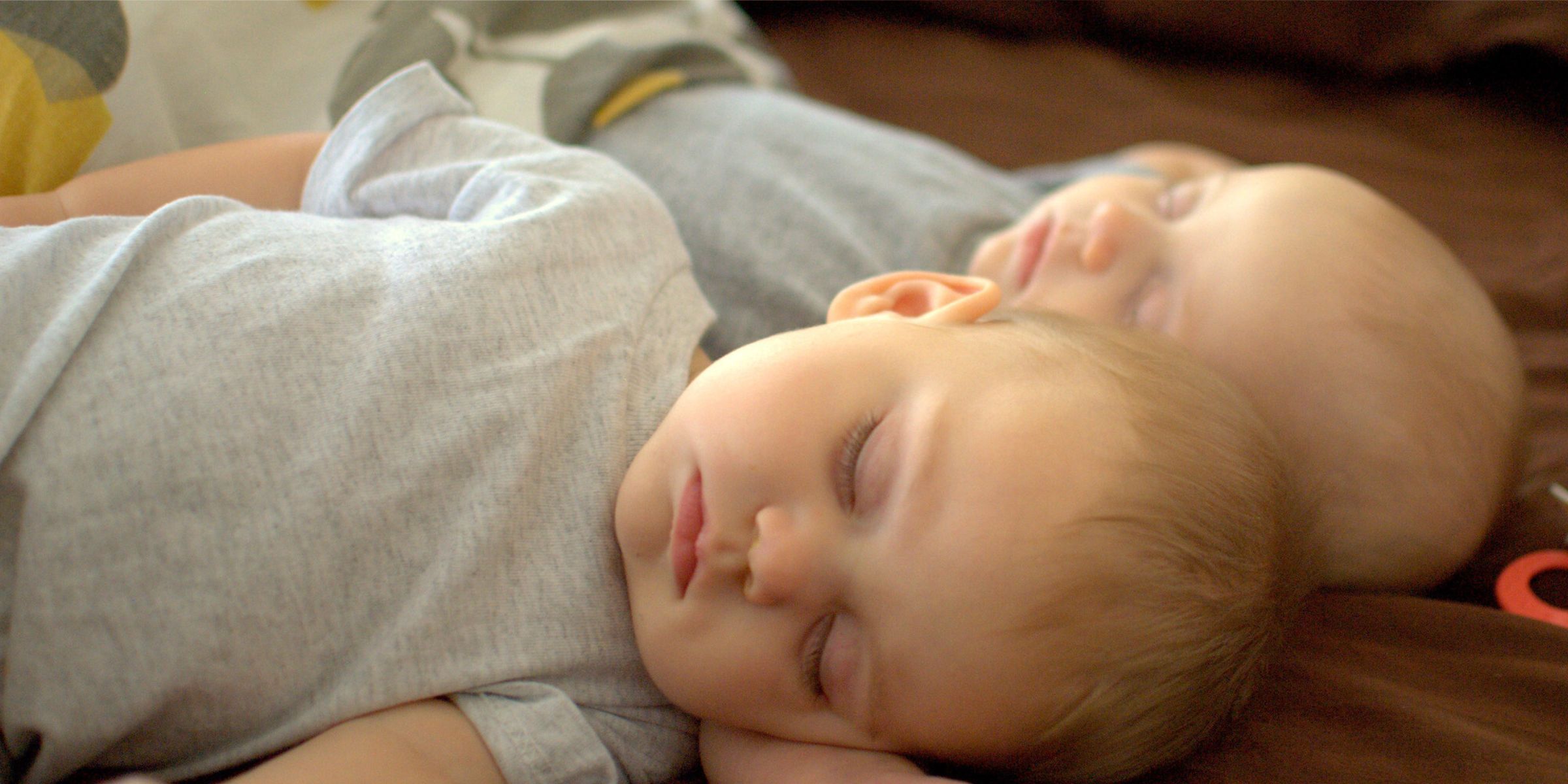 Des bébés endormis | Source : Flickr / Donnie Ray Jones