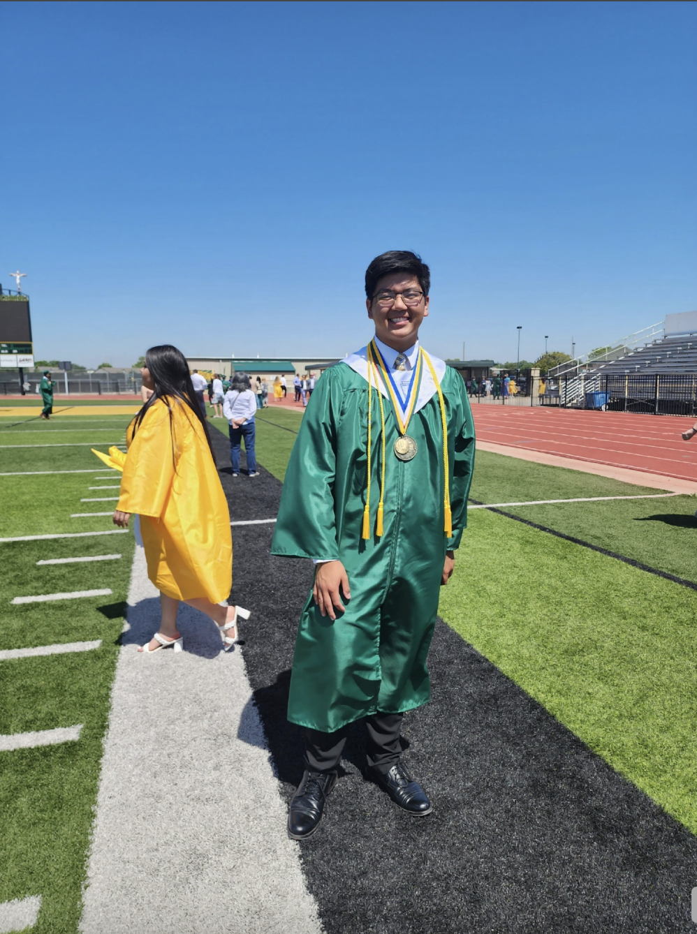 Austin Tran le jour de sa remise de diplôme, en date du 15 mai 2025 | Source : Facebook/anntravels2