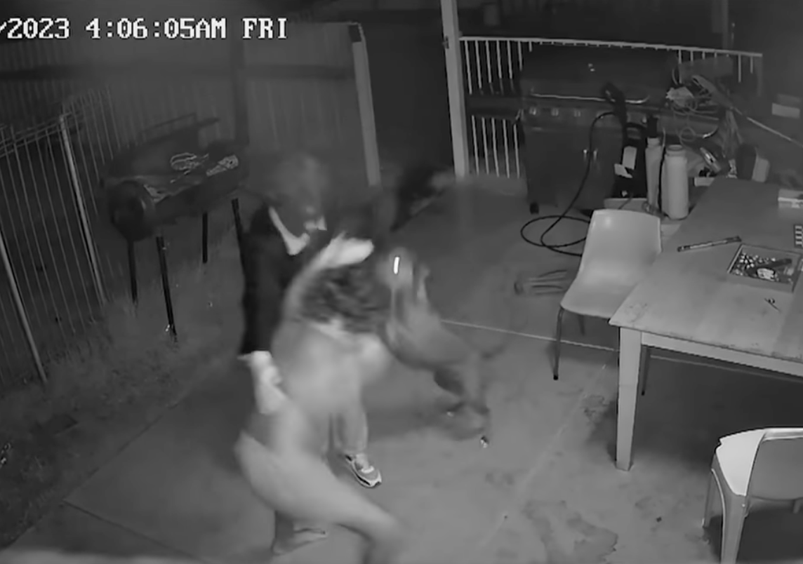 Des images de vidéosurveillance montrent le garçon en train de repousser son kidnappeur | Source : Facebook.com/7NEWS Perth