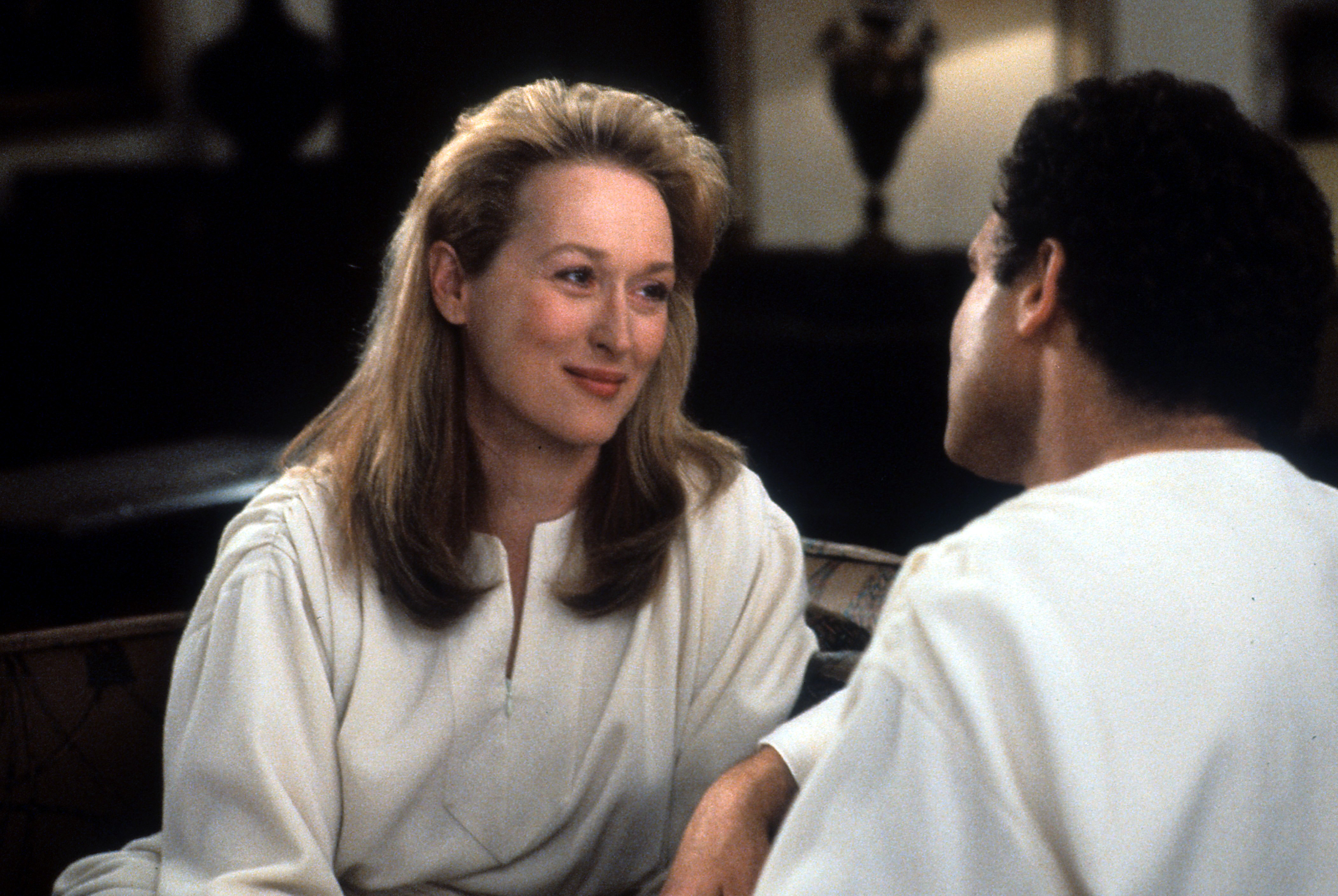 Meryl Streep et Albert Brooks en train de tourner "Defending Your Life", circa 1991. | Source : Getty Images