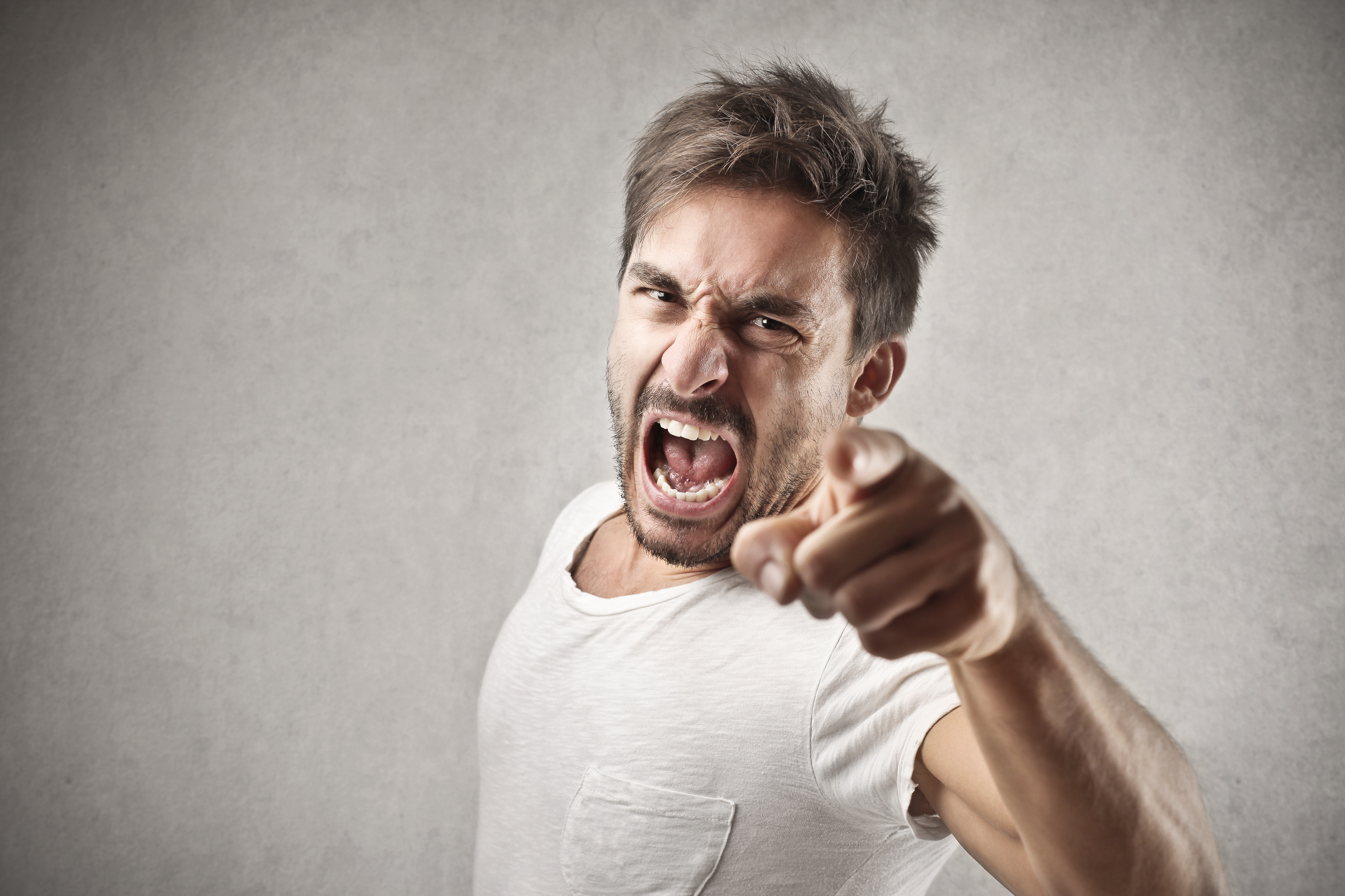 Un homme en colère | Source : Shutterstock